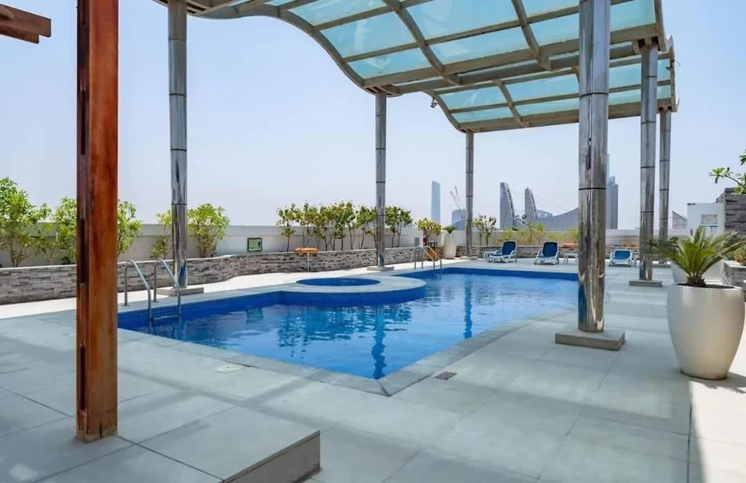Stunning 2 Bed Great Metro Access