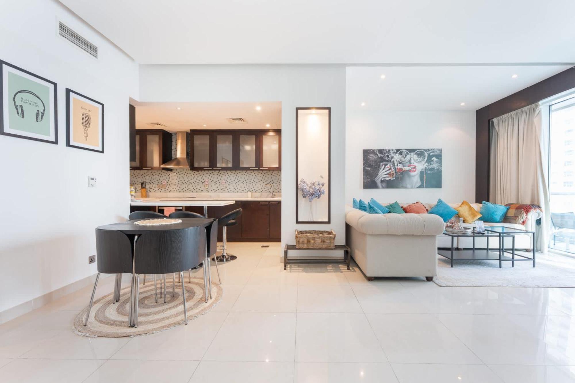 Relaxing Stylish 1-bedroom Perfect For Family In Business Bay Dubai