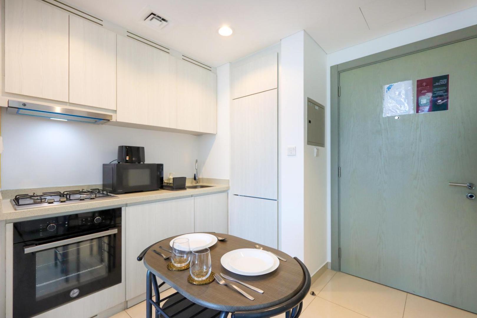 Canalfront Gem 1br In Zada Tower By Livbnb Dubai
