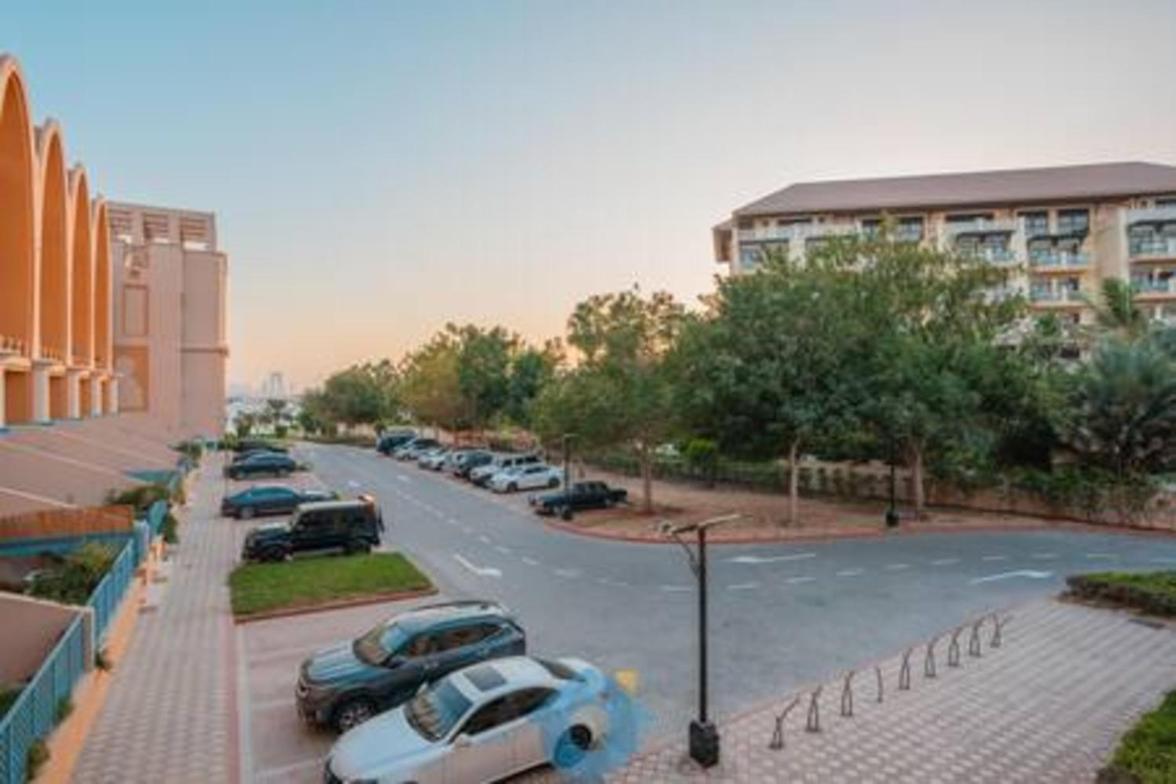 106sa Sophisticated 3-bhk In Palm Jumeirah Apartment
