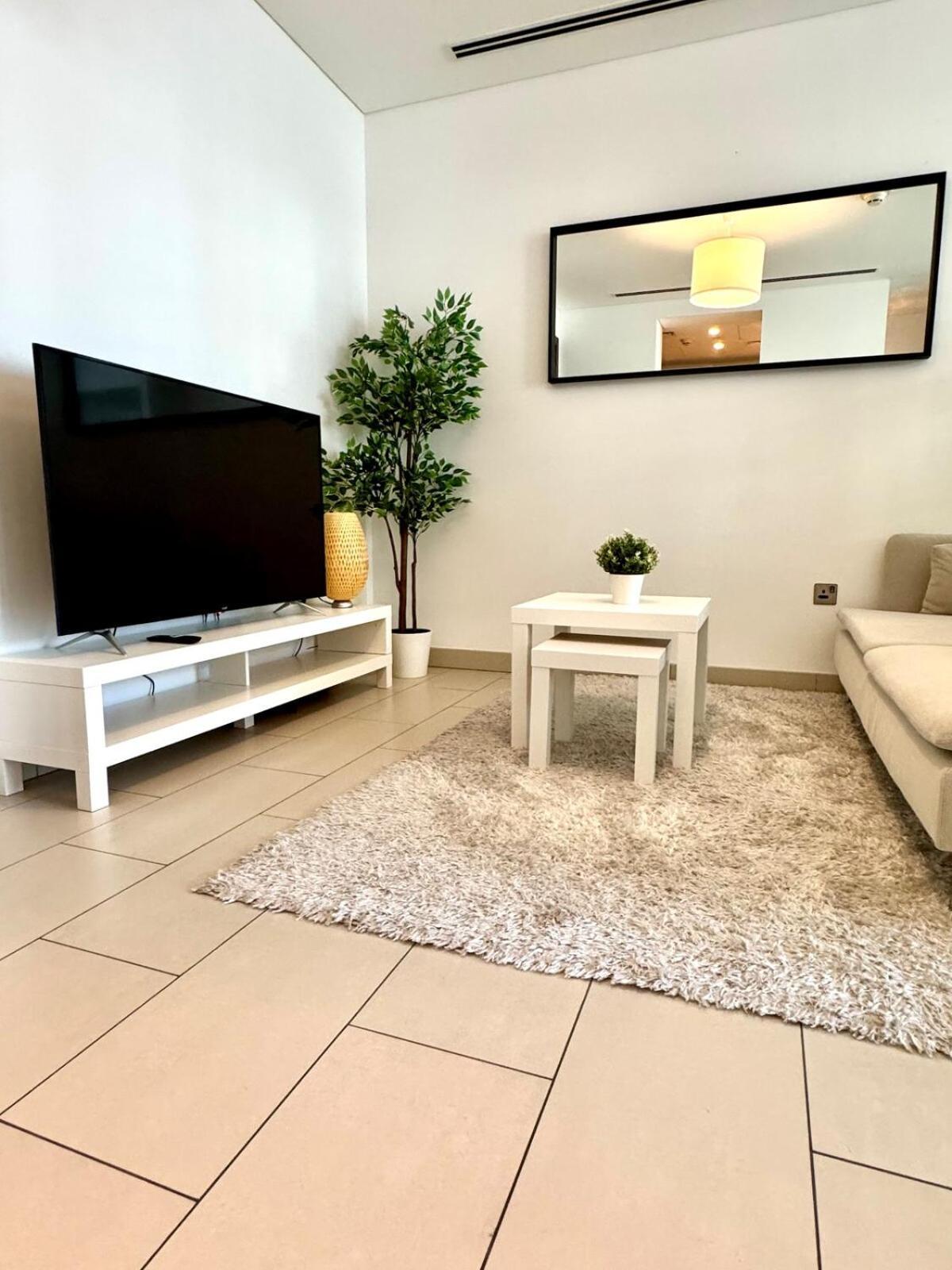 Modern And Spacious Near Burj Khalifa Dubai