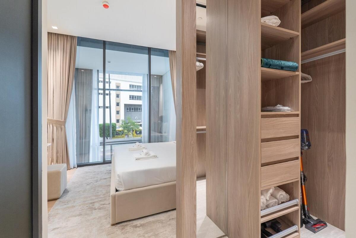 Elegant 1bhk By Czechin Luxe With Pool And Gym