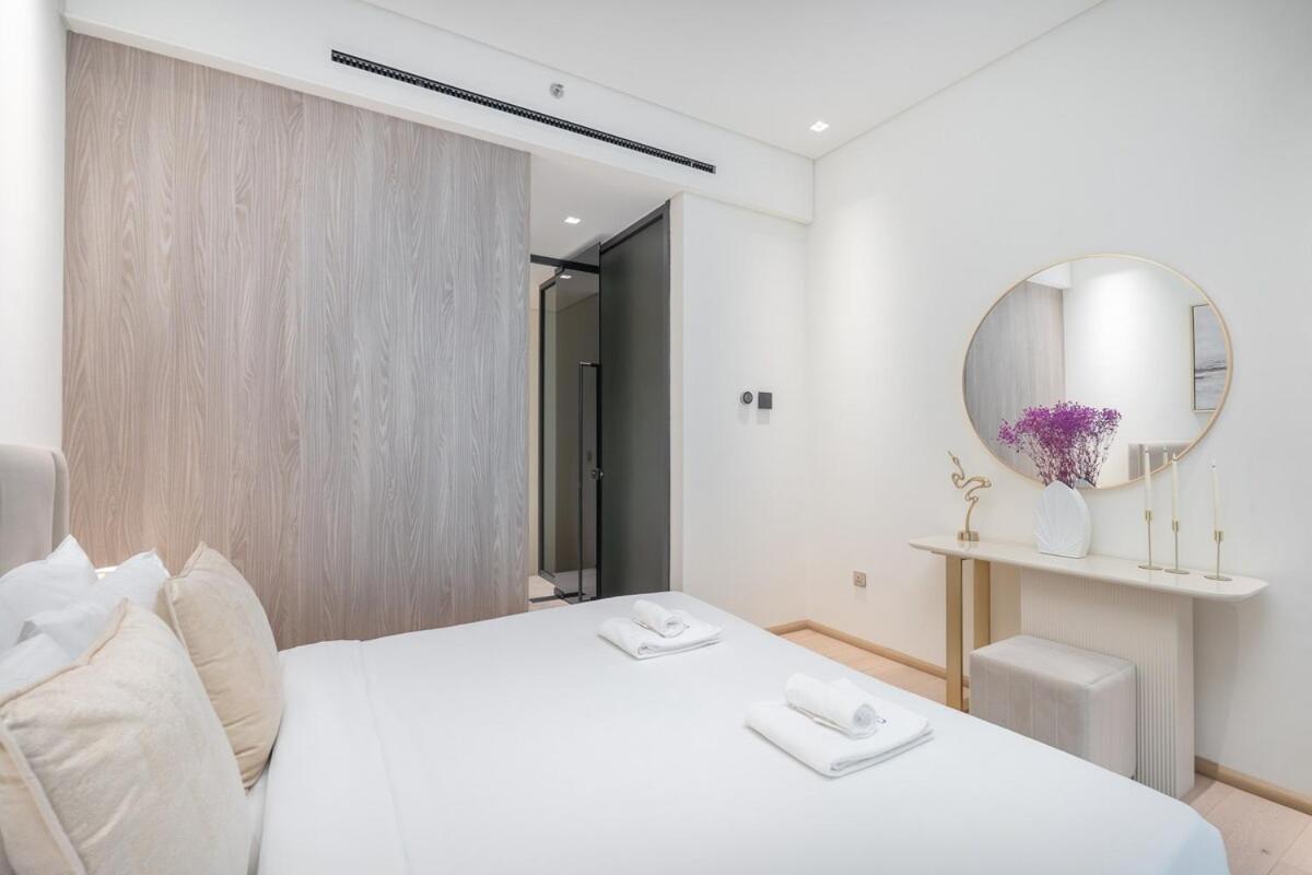 Elegant 1bhk By Czechin Luxe With Pool And Gym Apartment *