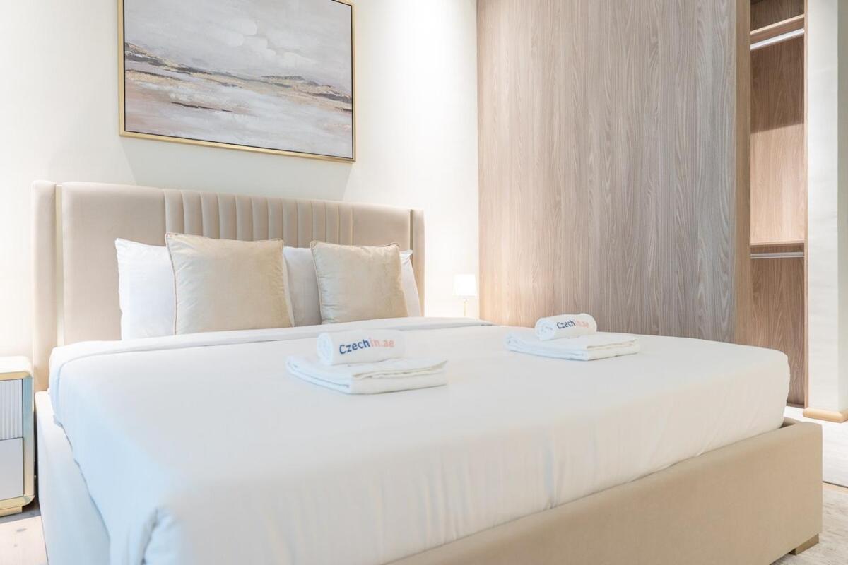 Elegant 1bhk By Czechin Luxe With Pool And Gym Apartment Dubai