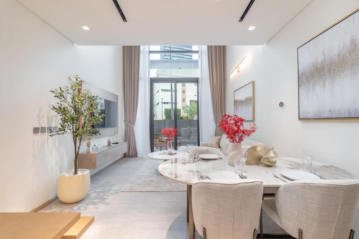 Elegant 1bhk By Czechin Luxe With Pool And Gym Apartment *