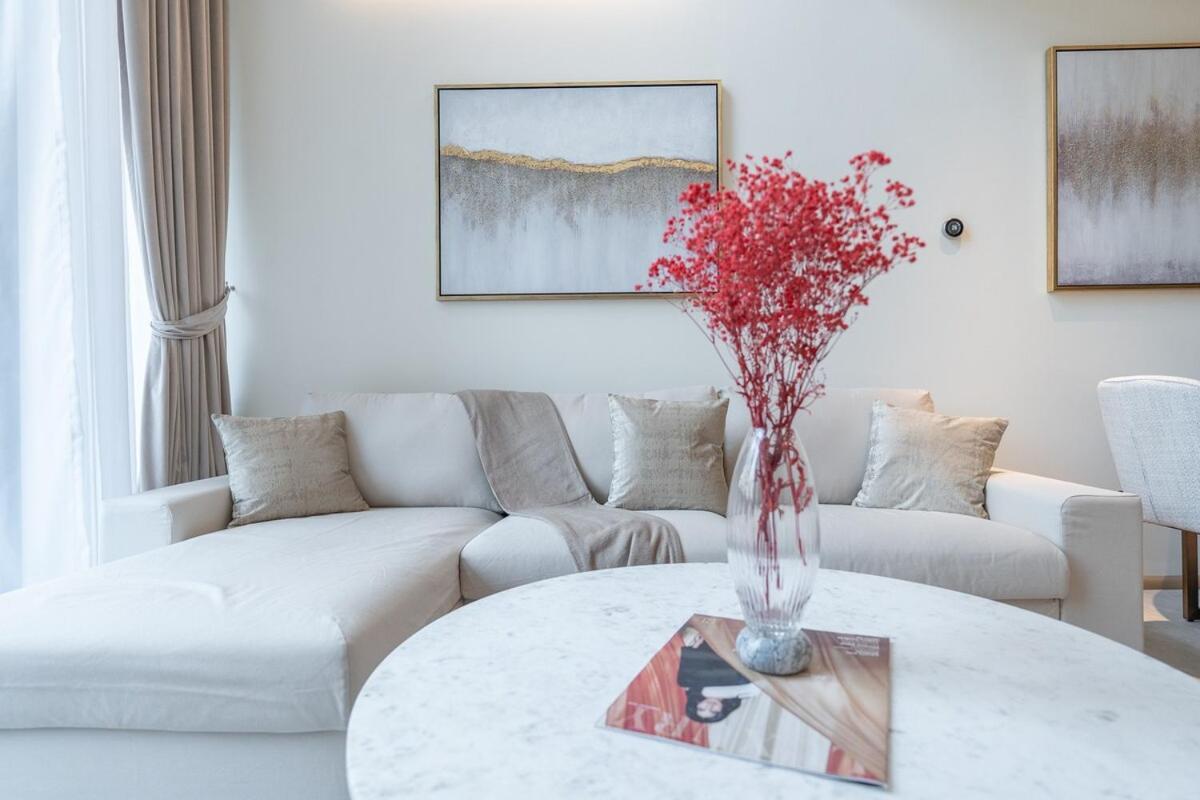 Elegant 1bhk By Czechin Luxe With Pool And Gym *