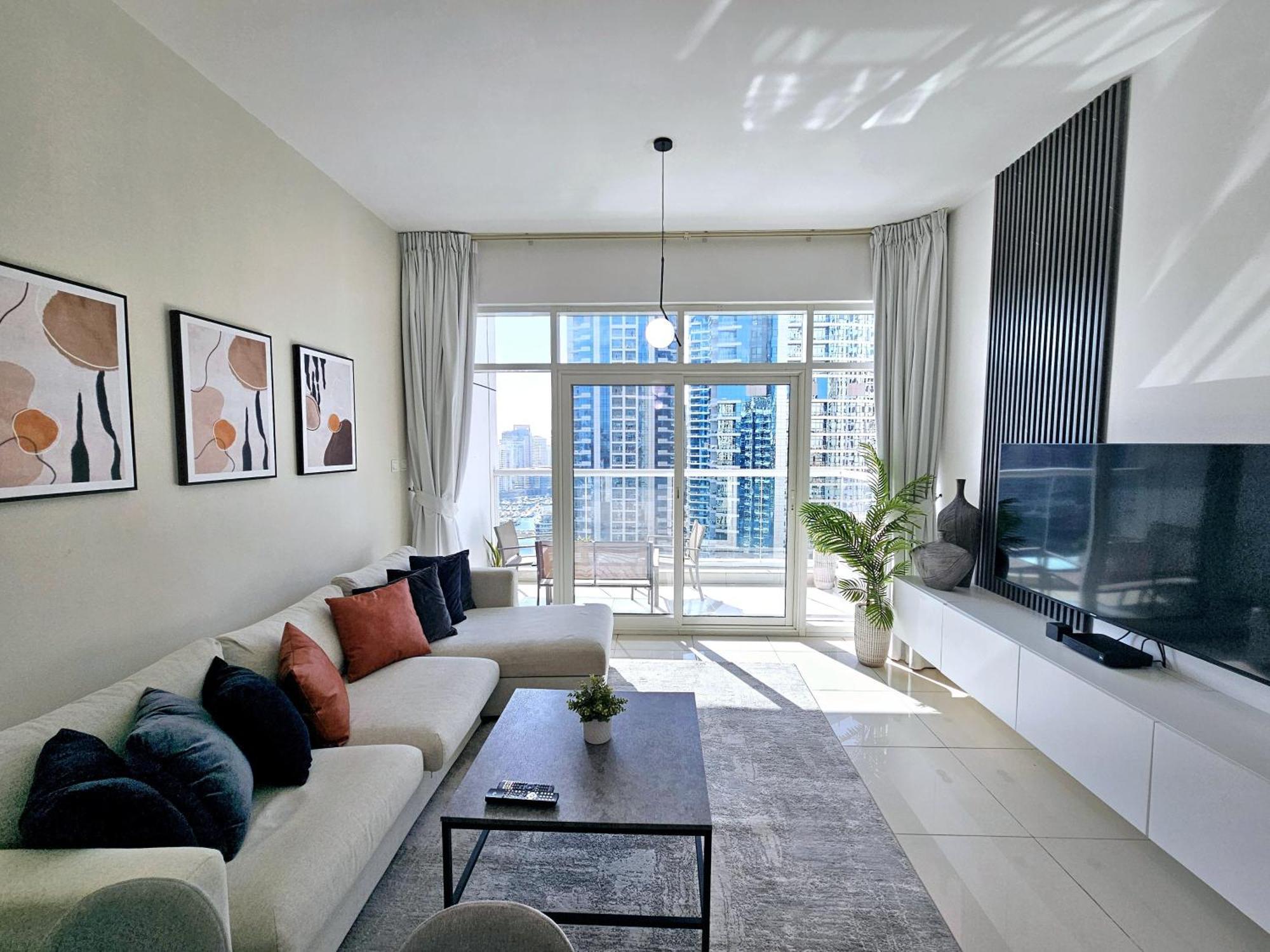 Apartment Sunrise Homes - 2 Bedroom With Panoramic Marina Views *