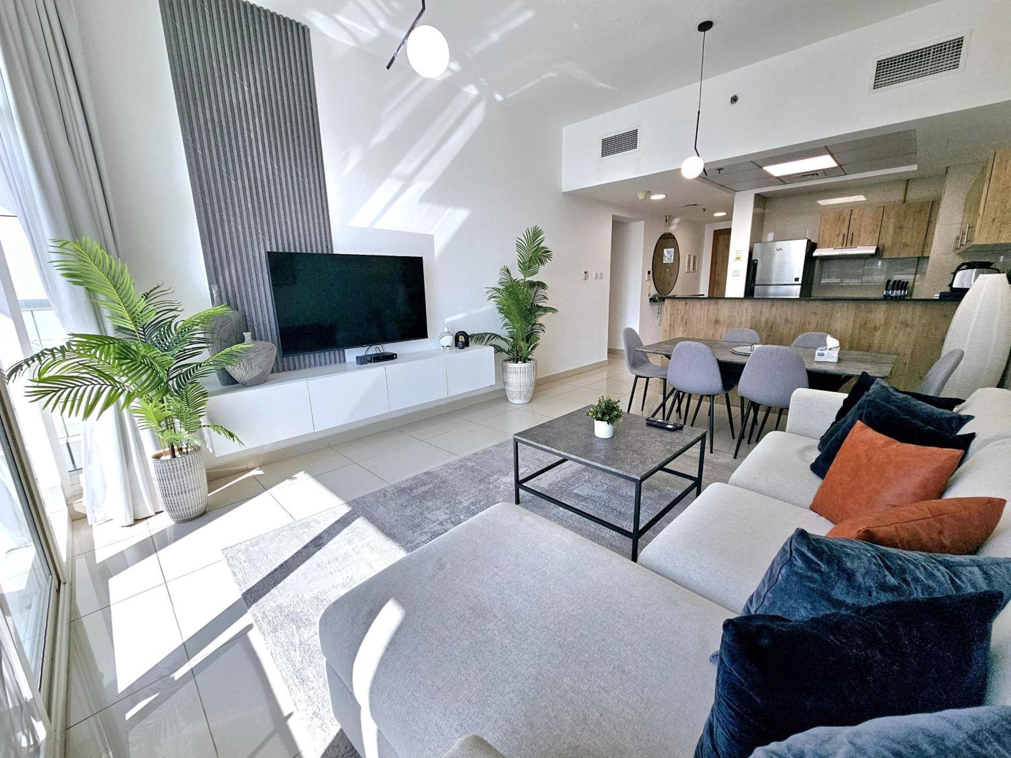 Sunrise Homes - 2 Bedroom With Panoramic Marina Views Apartment *