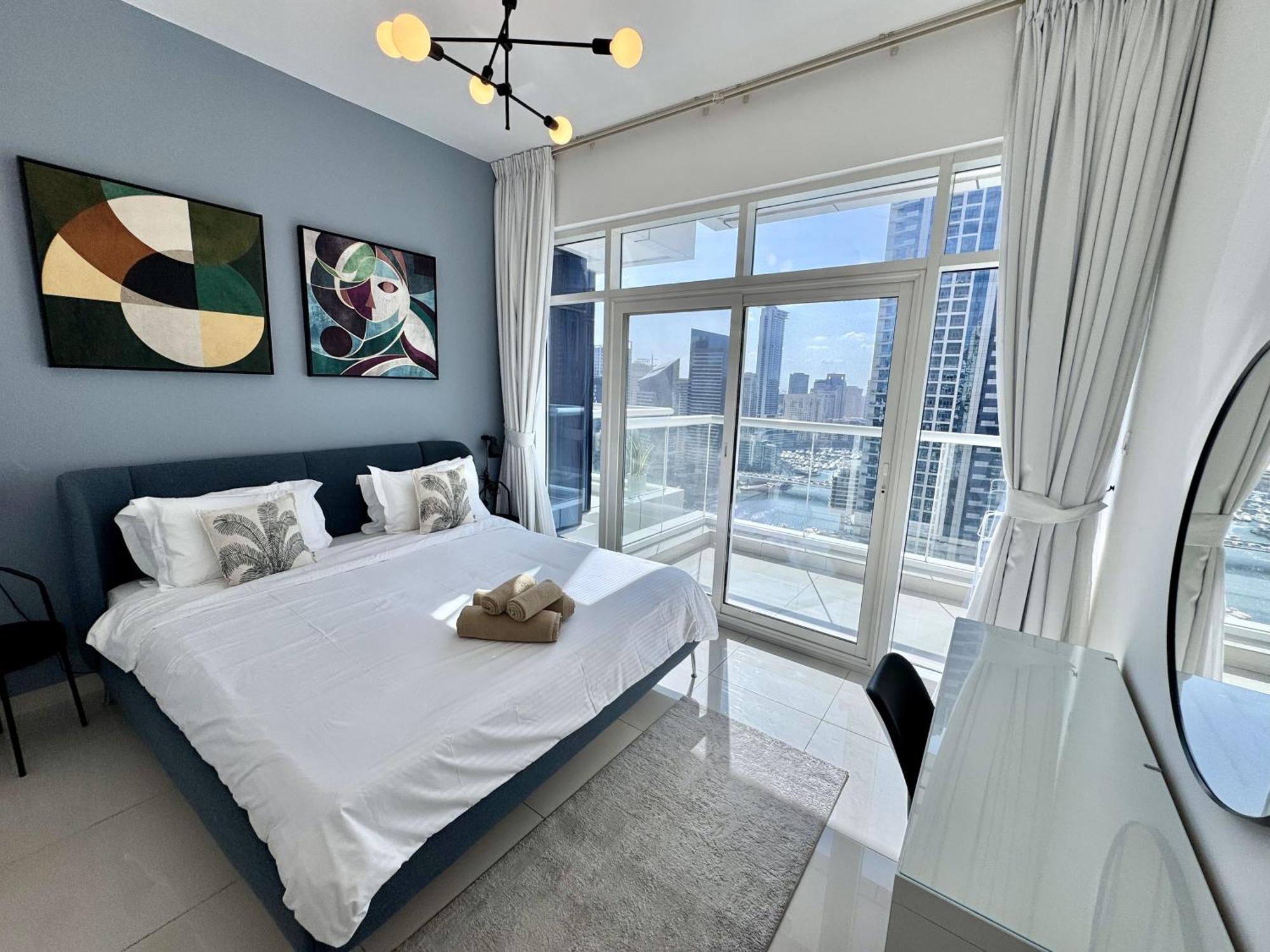Sunrise Homes - 2 Bedroom With Panoramic Marina Views Apartment *