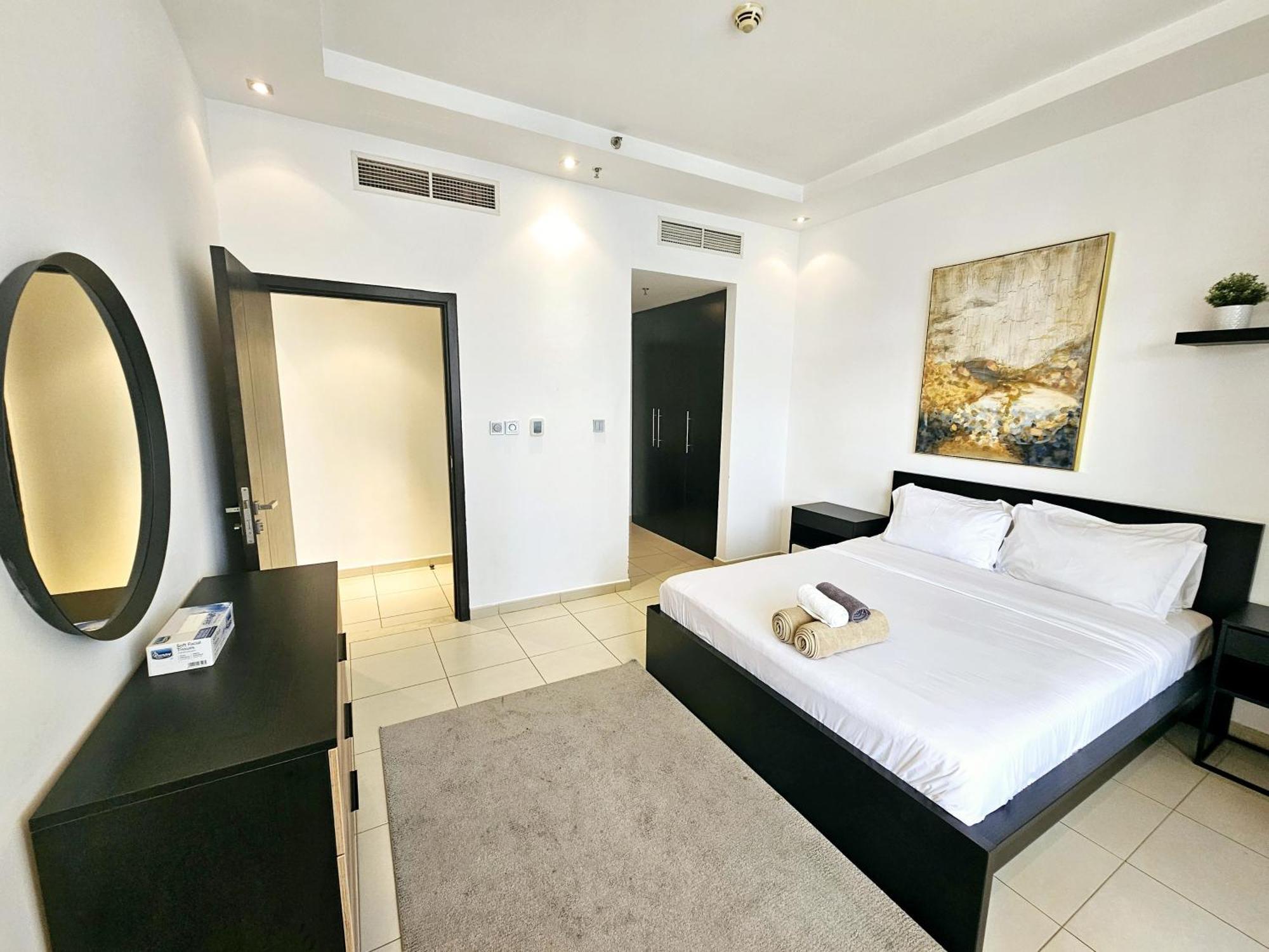 Sunrise Homes - Stunning 1 Bed - Marina Apartment