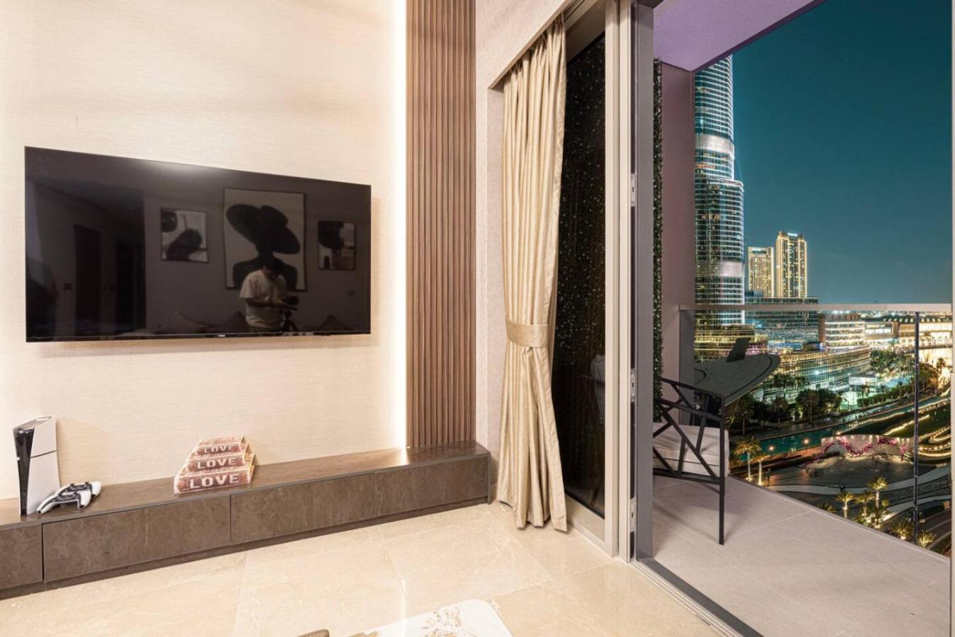 New Years Luxury Burj Khalifa And Fountain Views