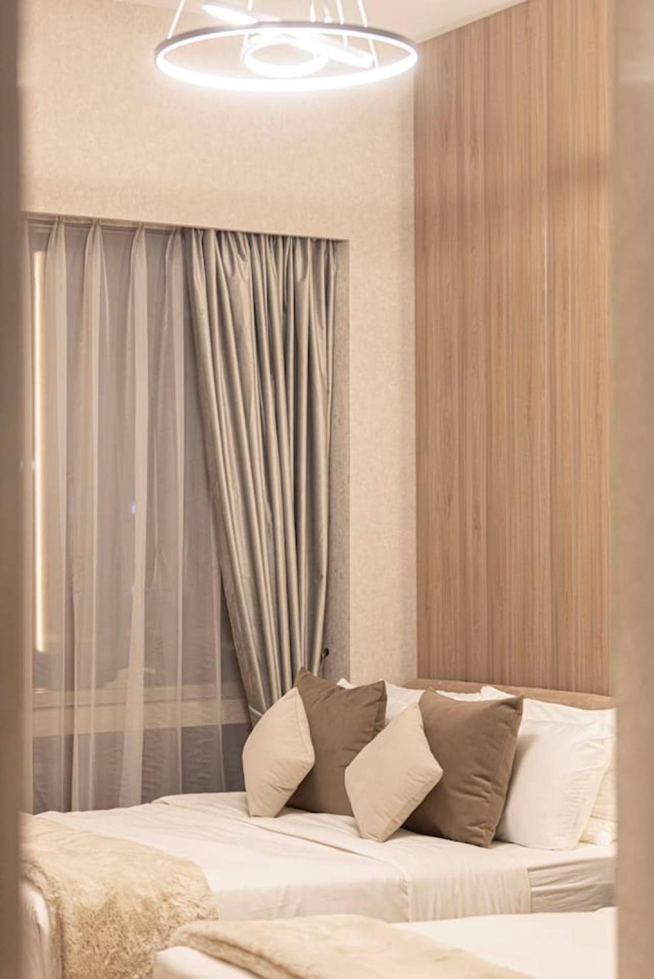 New Years Luxury Burj Khalifa And Fountain Views Dubai