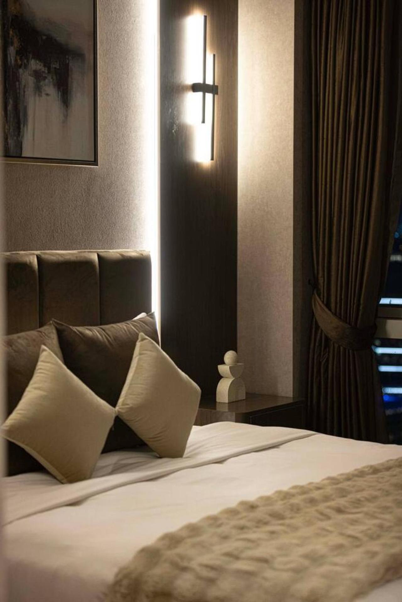 New Years Luxury Burj Khalifa And Fountain Views