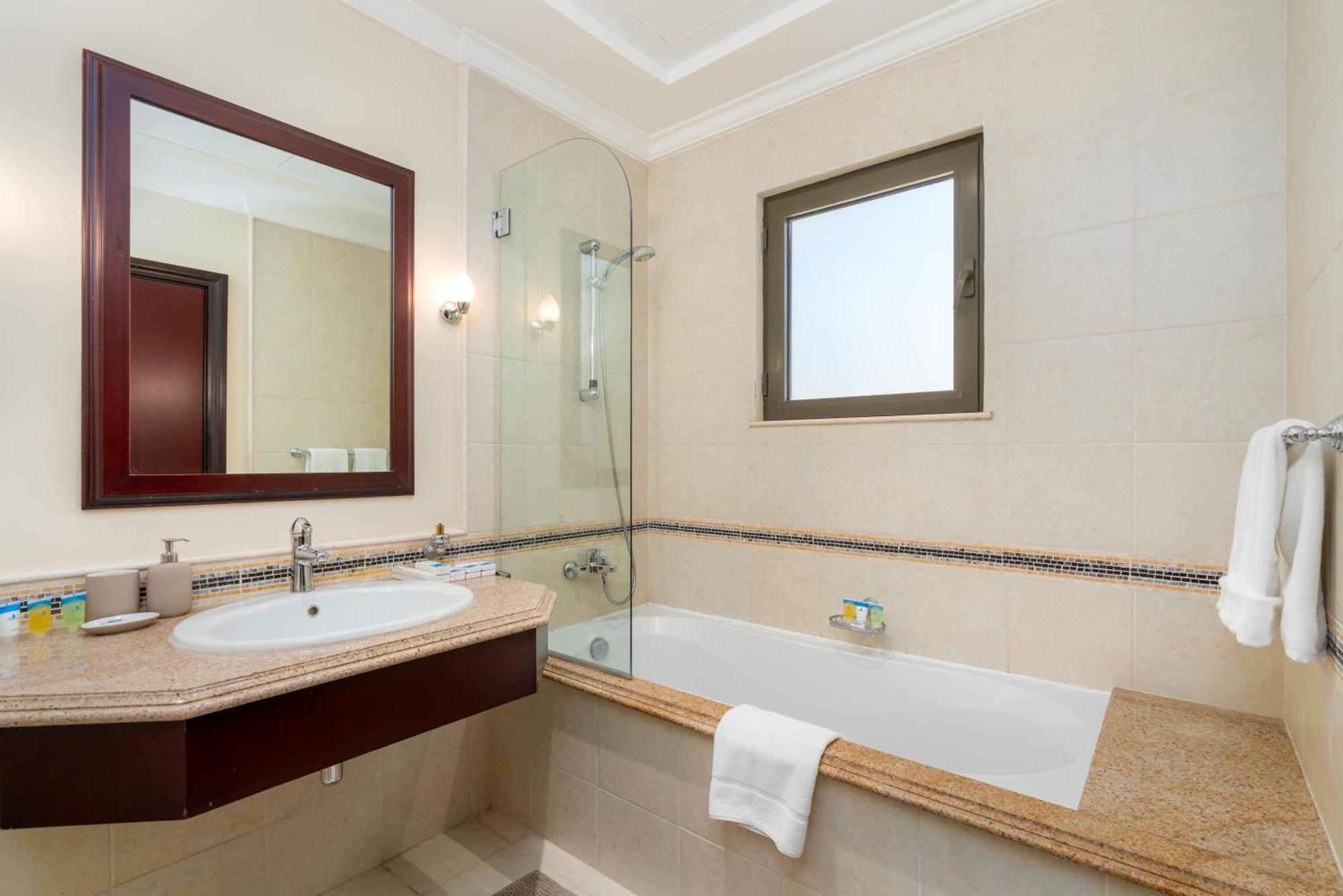 Villa Samaya Vacation Homes - Luxury Villa Pool - Beach Access & Fishing Zone