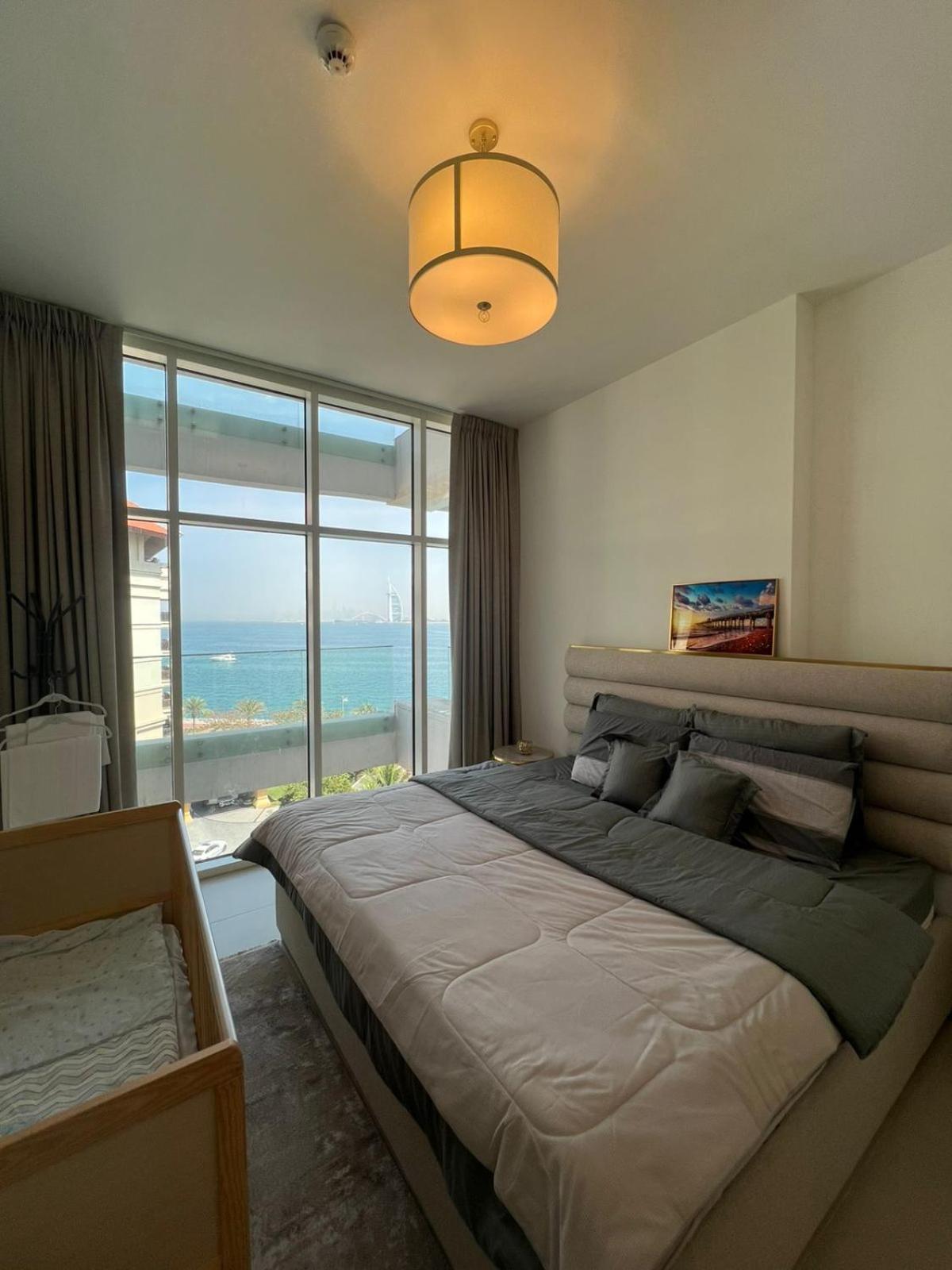 Cozy With Access In Palm Jumeirah Apartment