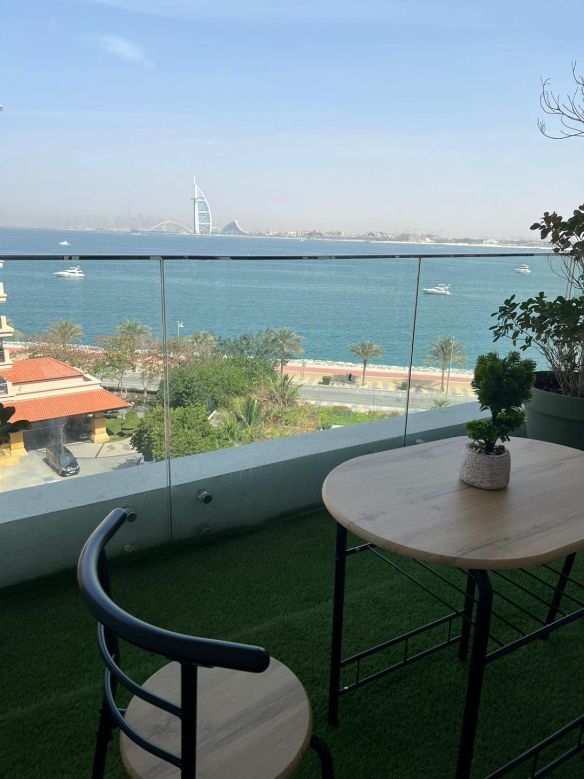 Cozy With Access In Palm Jumeirah Apartment Dubai