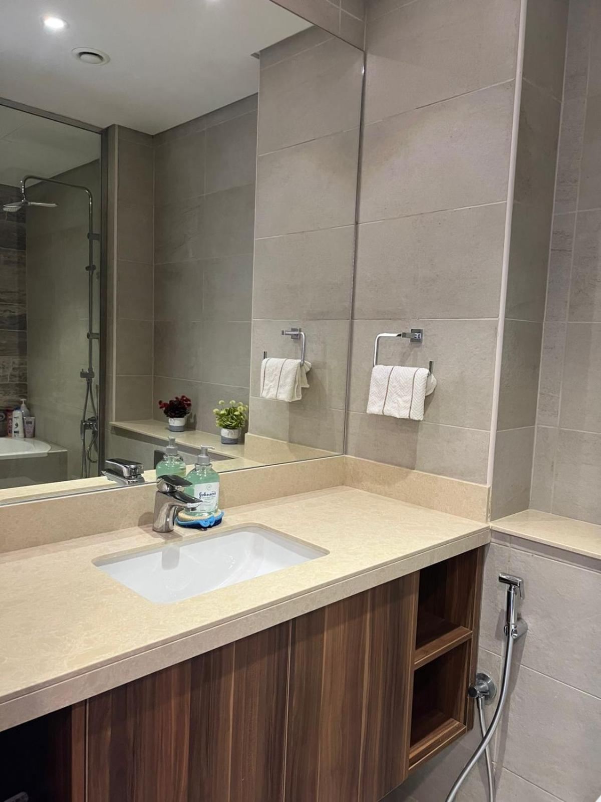 Cozy With Access In Palm Jumeirah Apartment Dubai