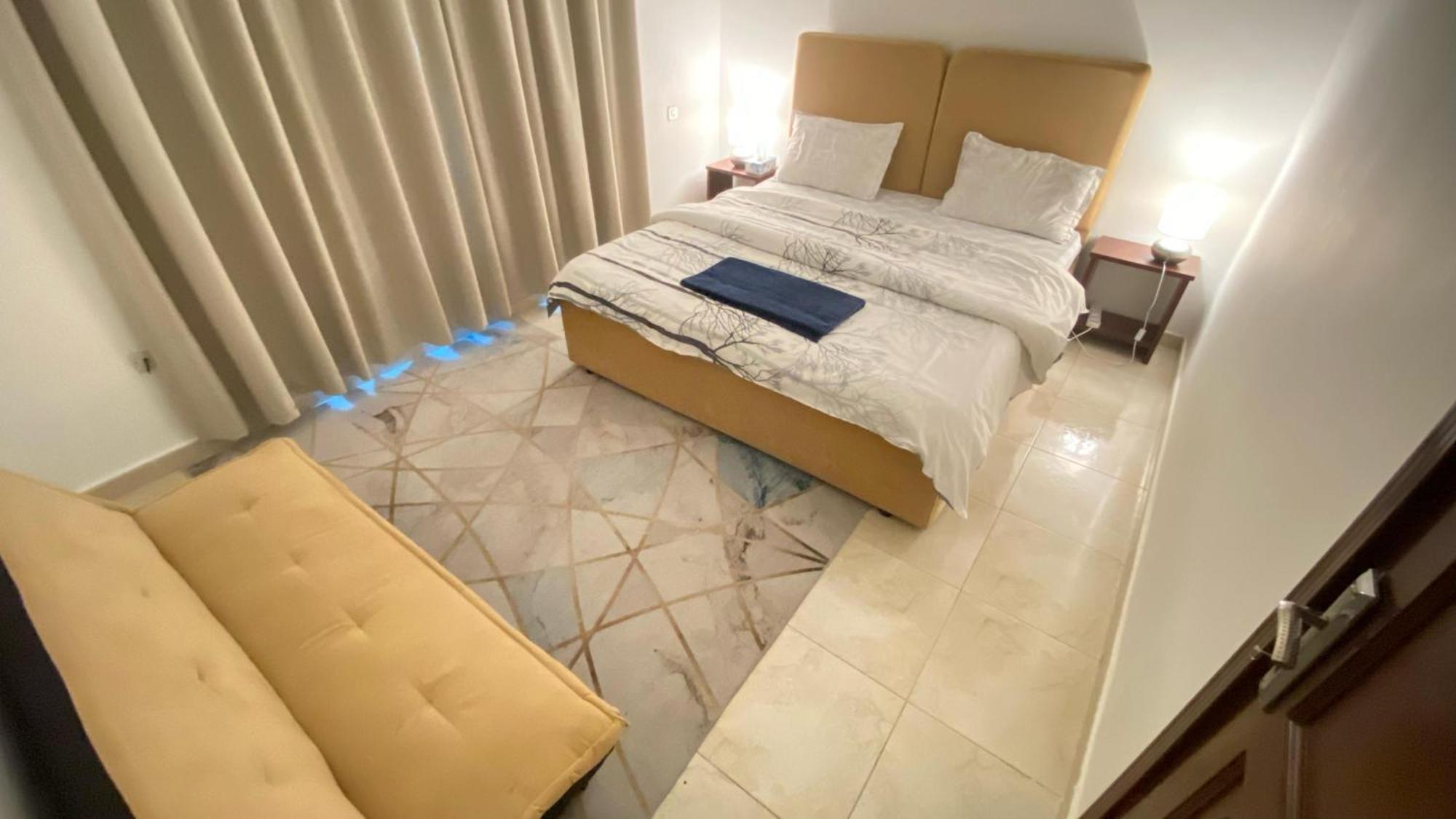 Classic Opposite To Mirdif Center Homestay