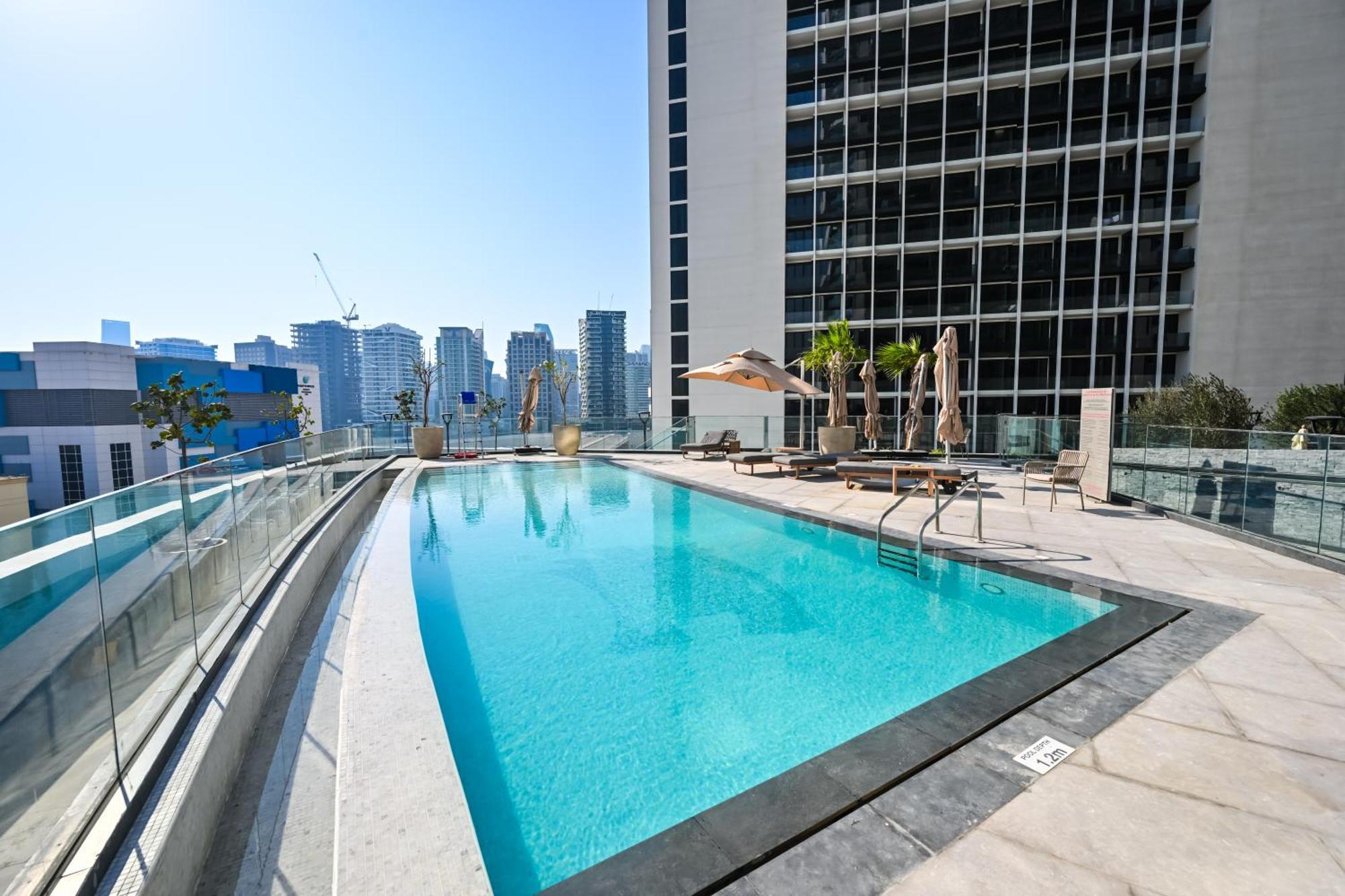 Apartment Stunning 1 Bdr Luxury With Burj Khalifa View Dubai