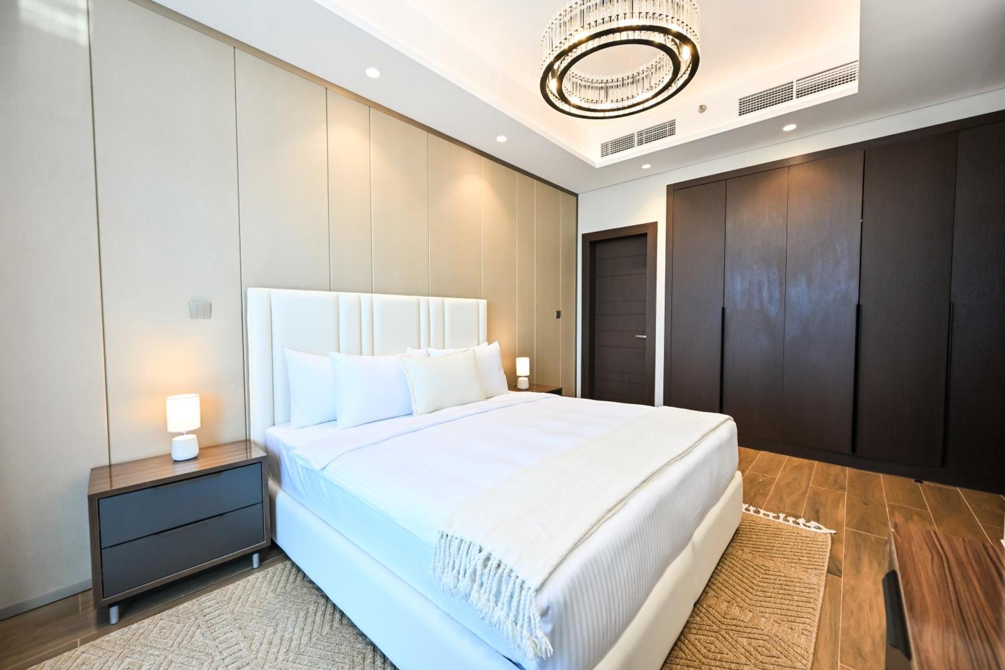 Stunning 1 Bdr Luxury With Burj Khalifa View *