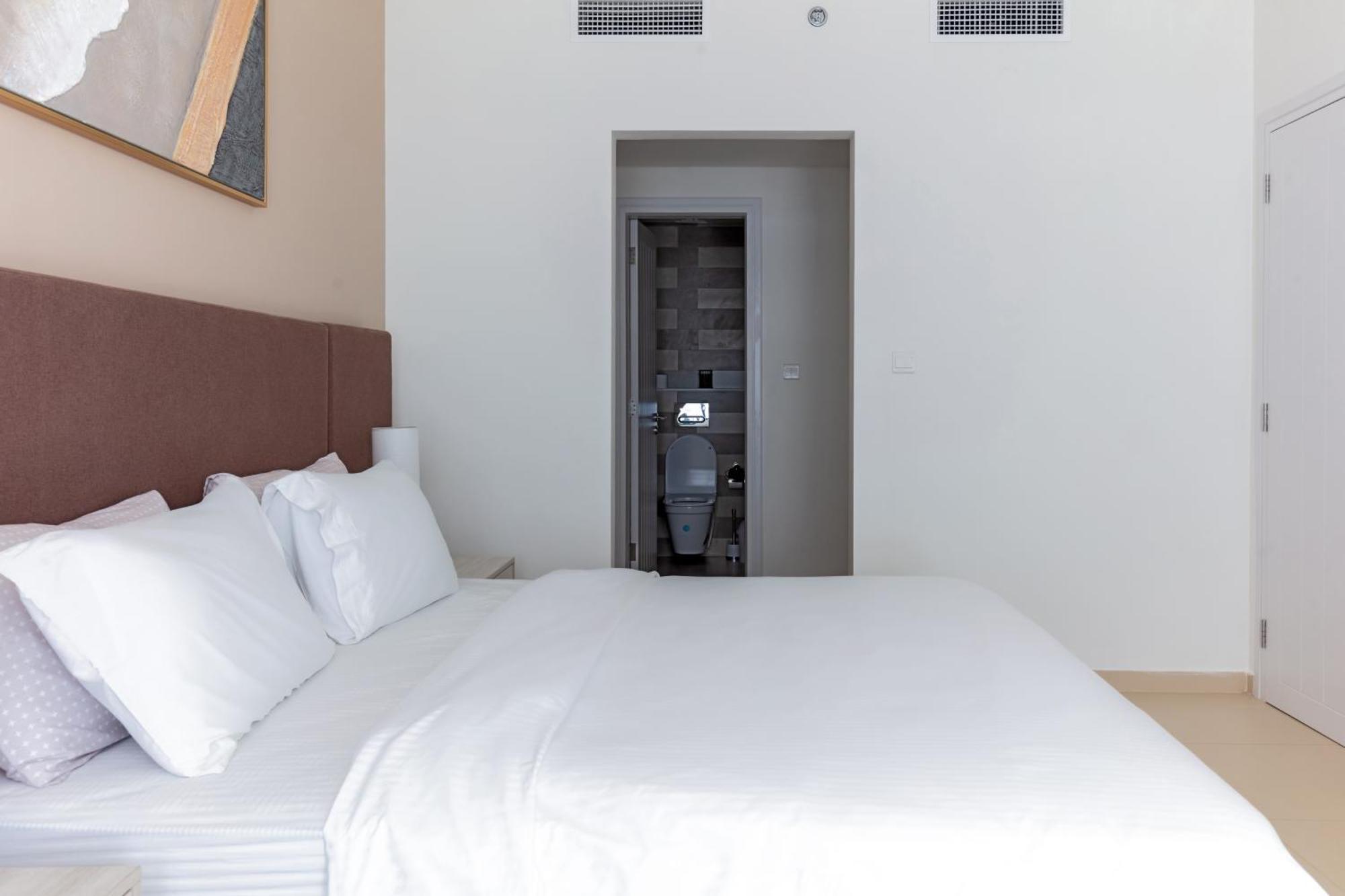 Modern Fully-equipped In Seven Palm, And Pool Access Apartment Dubai