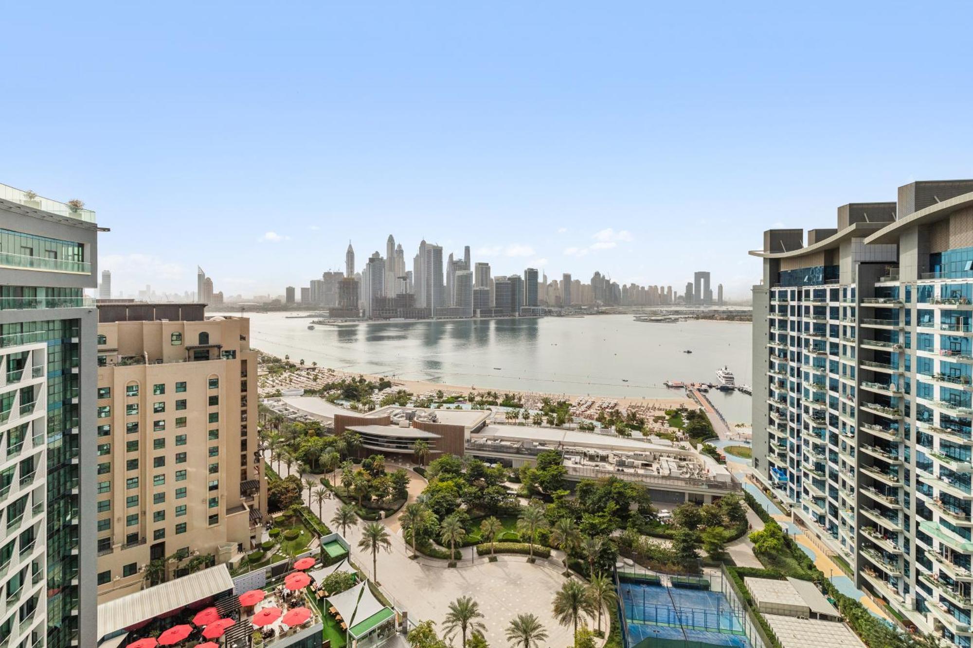 Modern Fully-equipped In Seven Palm, And Pool Access Dubai