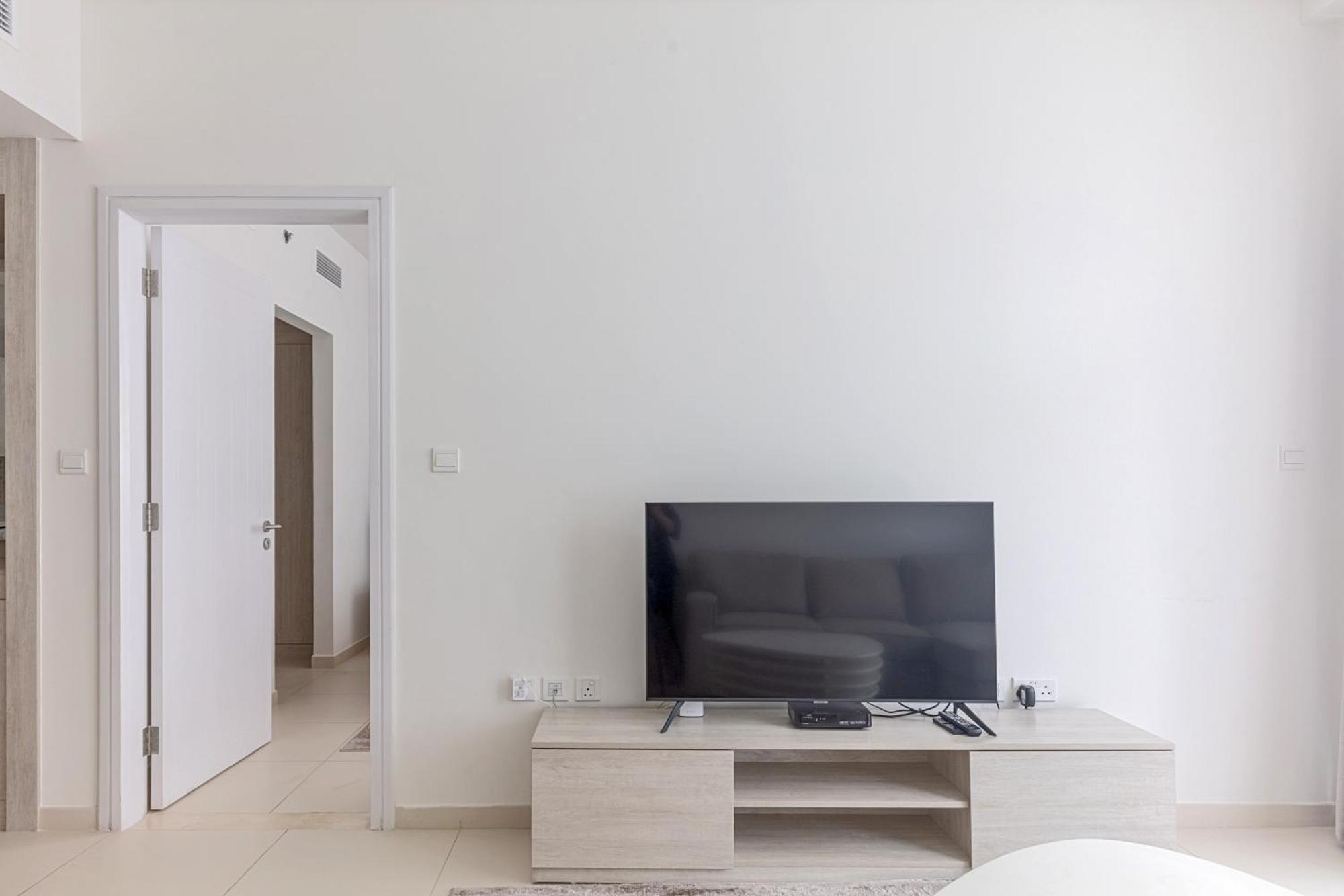 Modern Fully-equipped In Seven Palm, And Pool Access Apartment Dubai