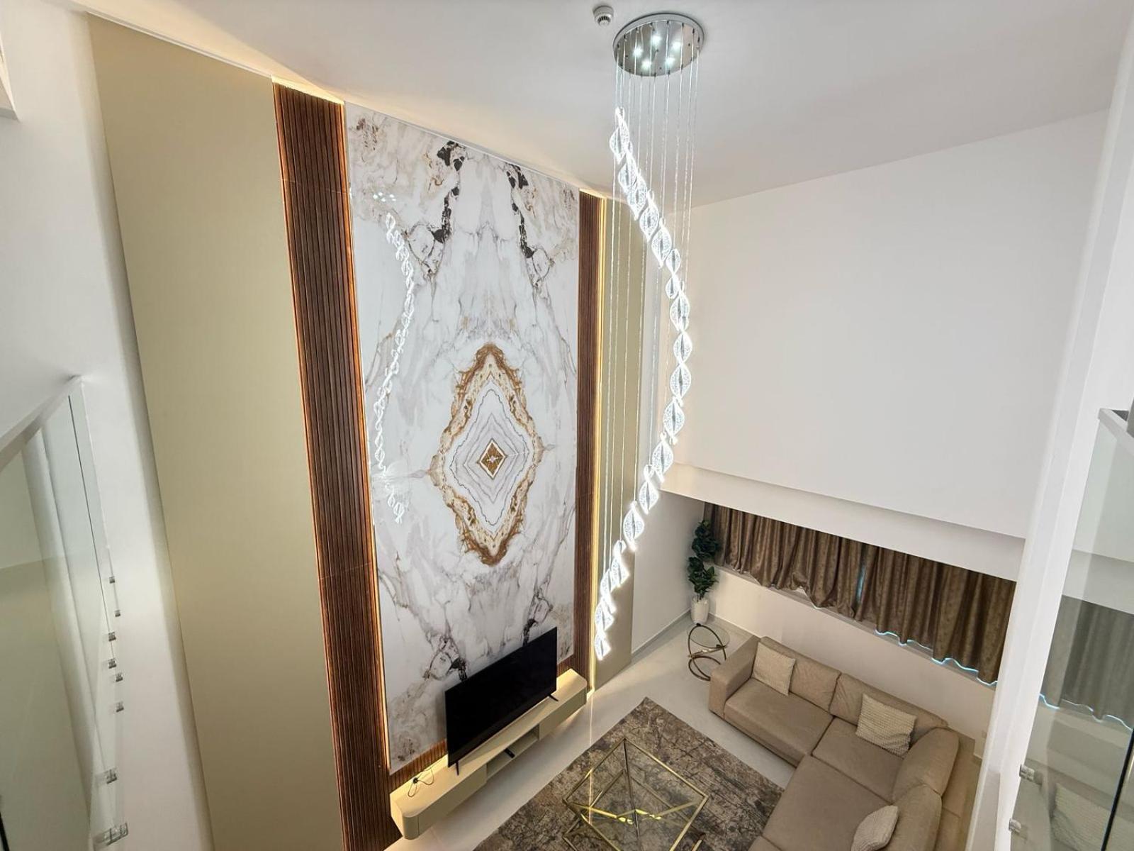 Spacious Modernized 2 Bedroom And Duplex 4 Br By Taskeen Homes Apartamento