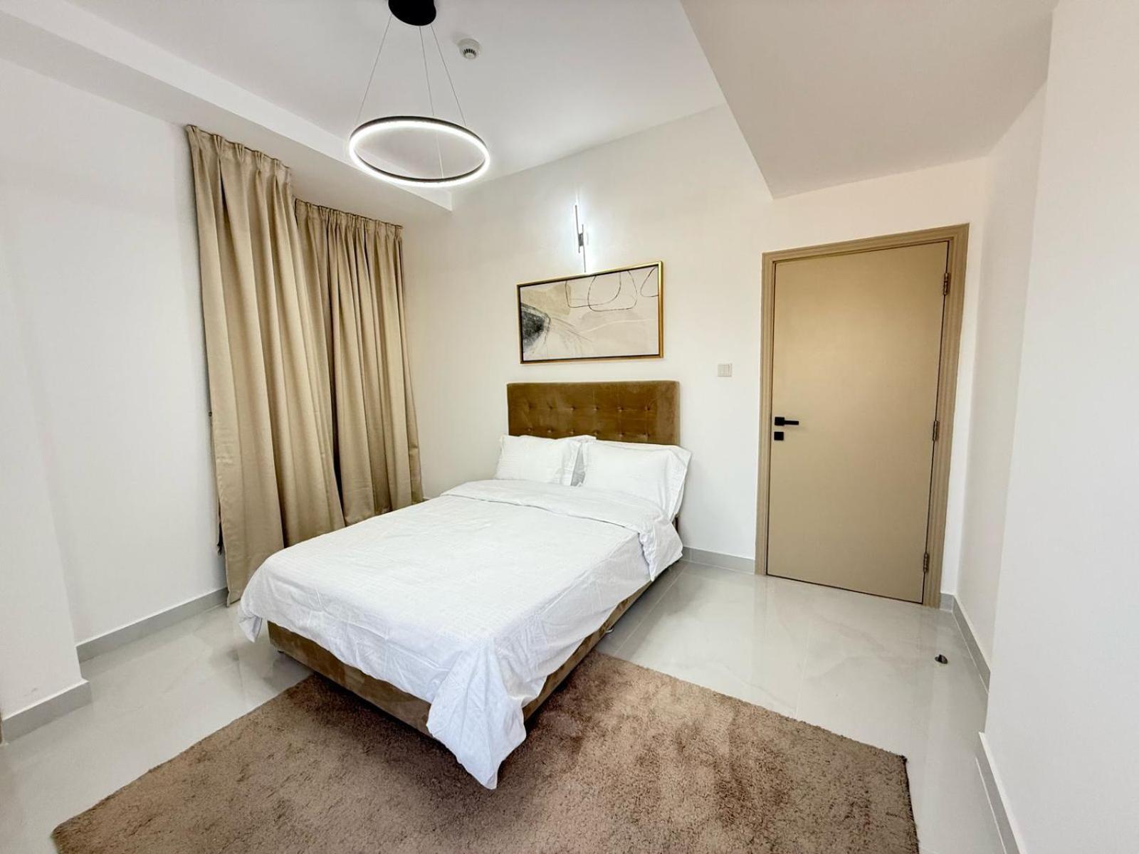 Spacious Modernized 2 Bedroom And Duplex 4 Br By Taskeen Homes Apartamento