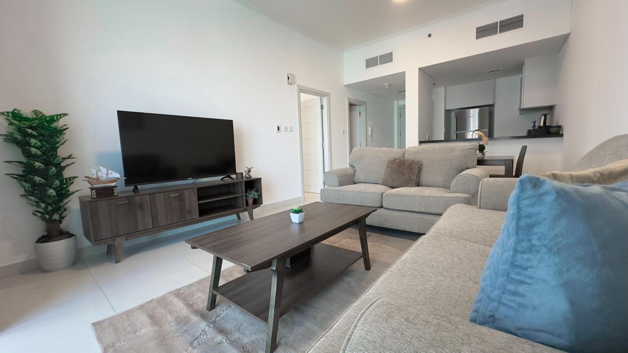 Daire Sleek Living With Sea Views In Damac Heights Marina By Bhavan
