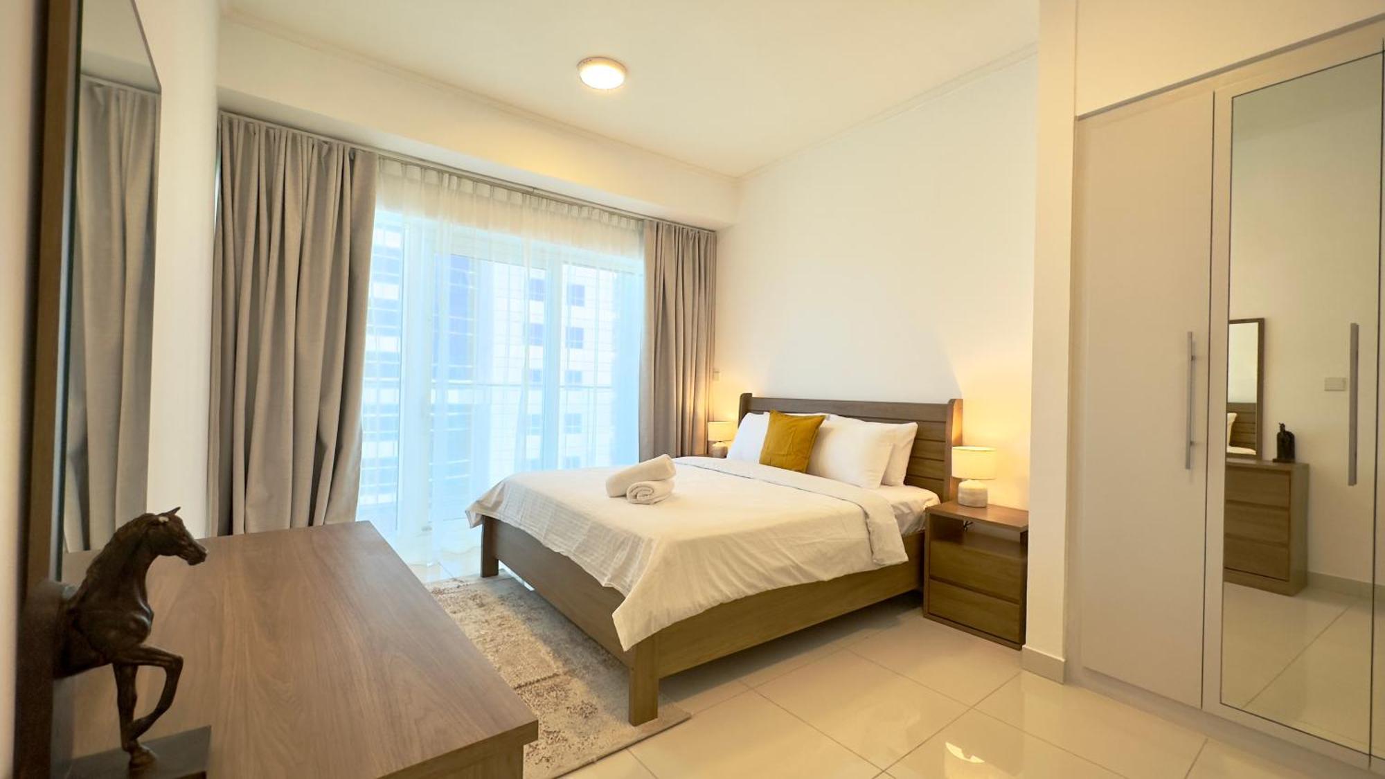 Sleek Living With Sea Views In Damac Heights Marina By Bhavan Daire Dubai
