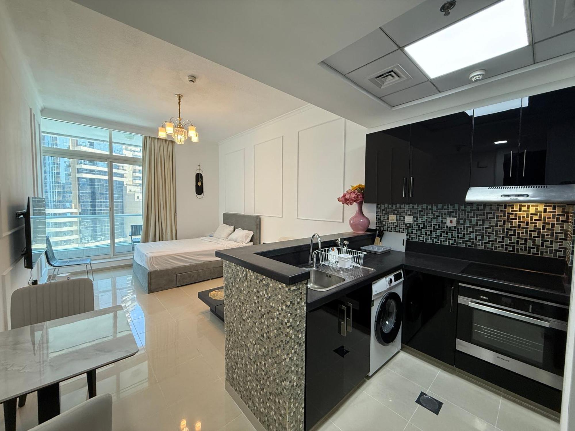 Cozy At Botanica Tower Marina By Gardenia Dubai