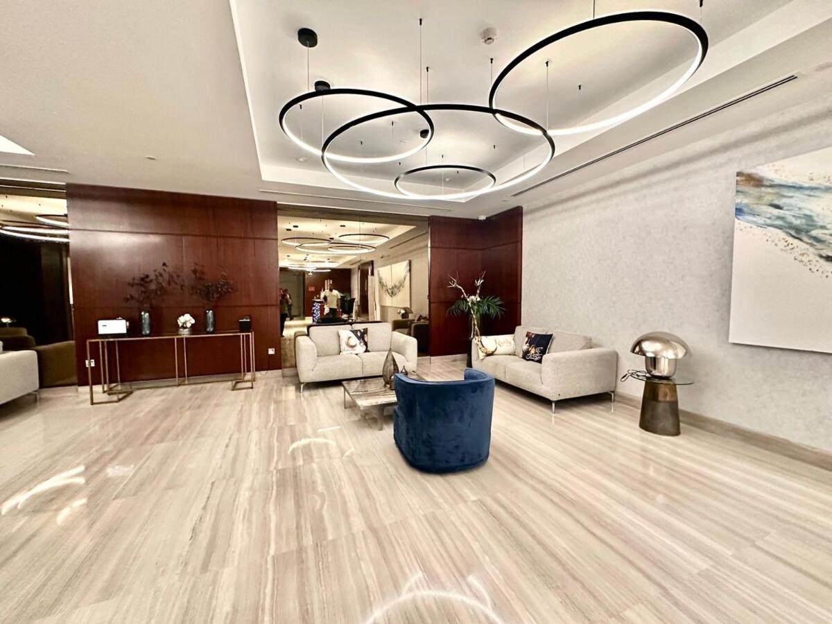 Modern 2br Skyline & Marina View Apartment