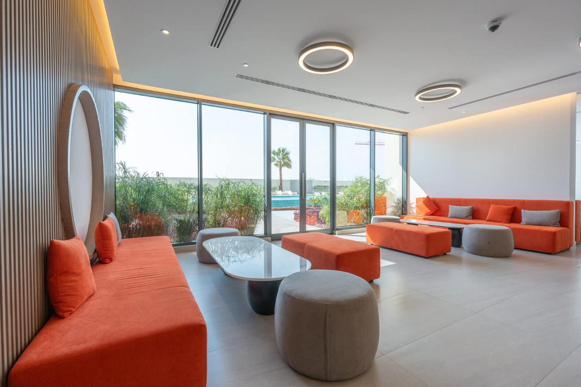 Sleek In The Ivy Tower, Jvt Apartment