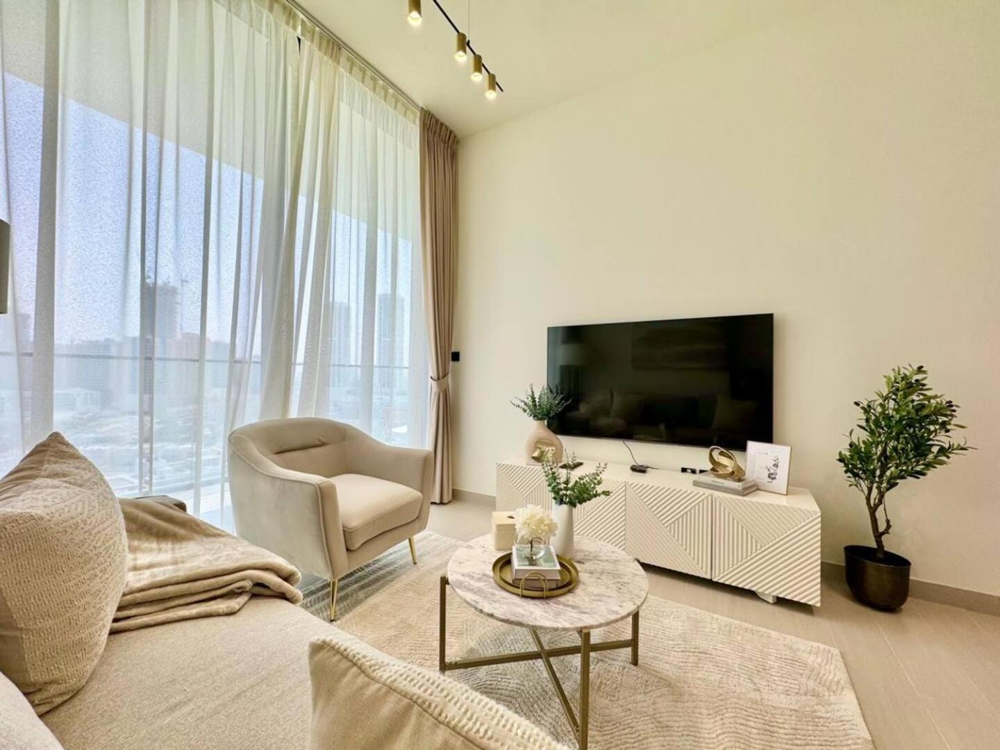 Elegant 1-bedroom In Jvc Daire *