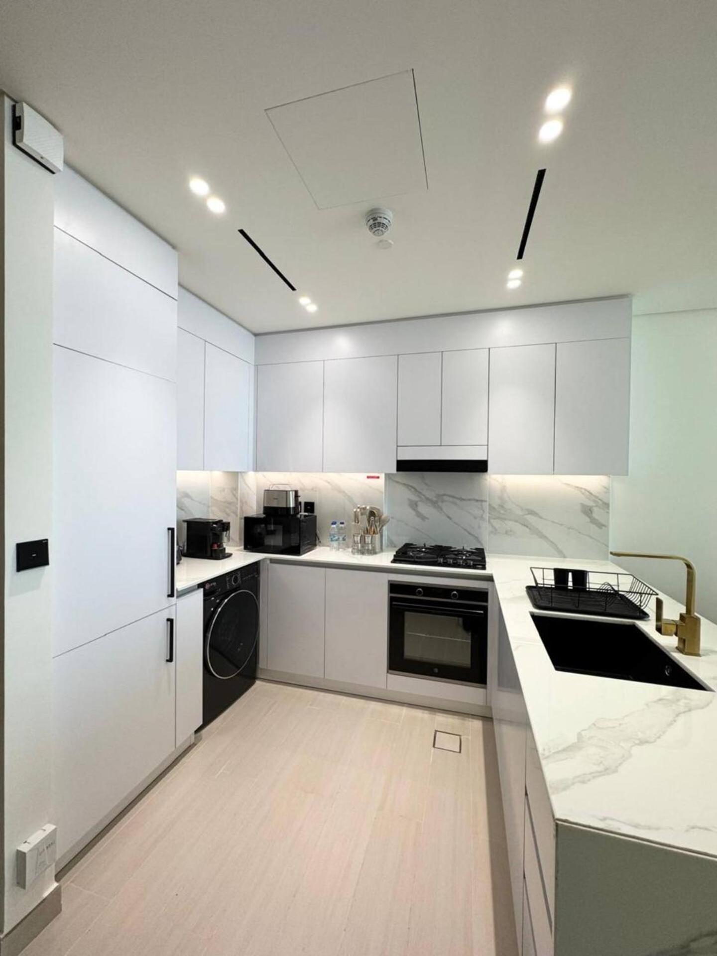 Daire Elegant 1-bedroom In Jvc *