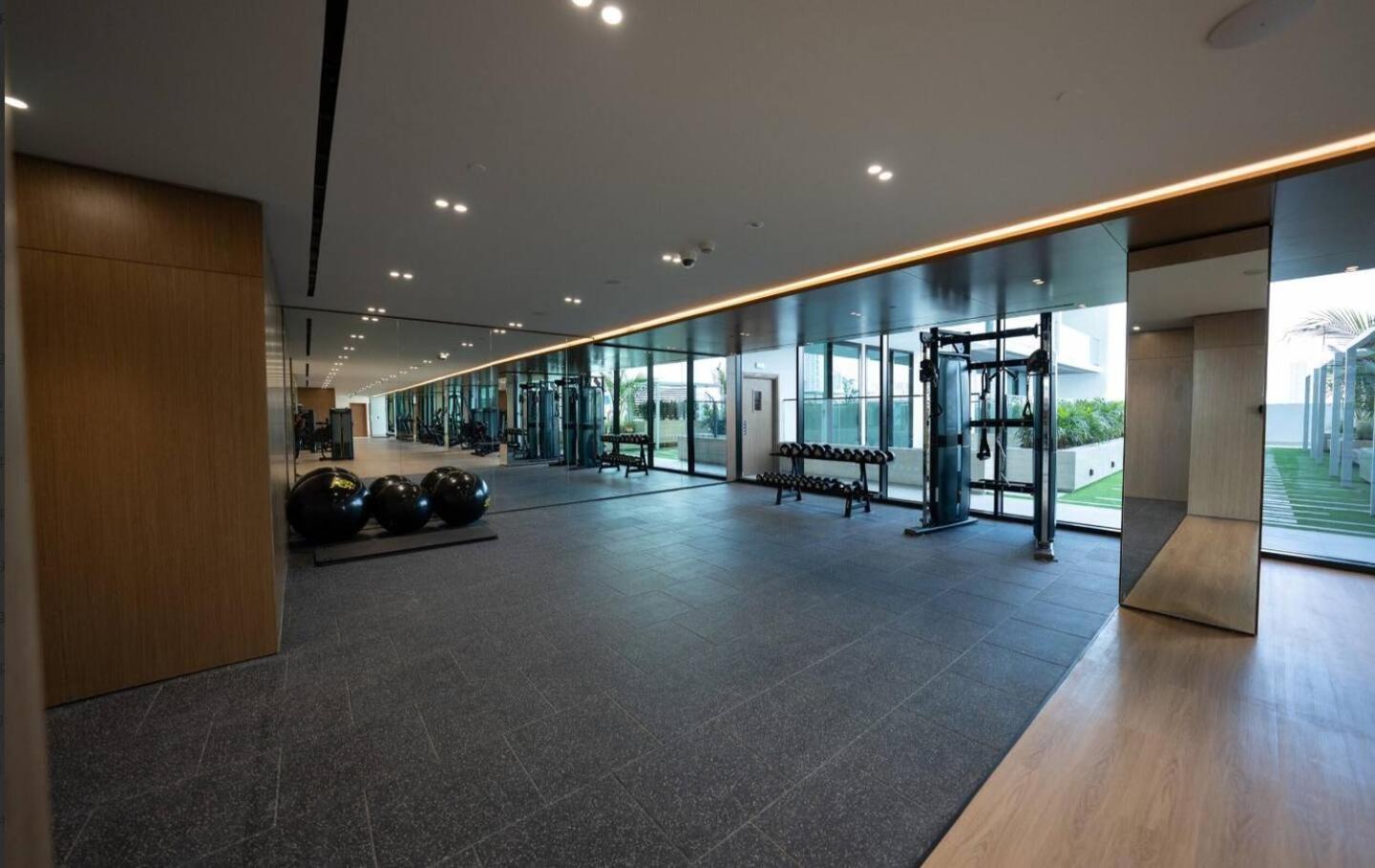 Daire Elegant 1-bedroom In Jvc *