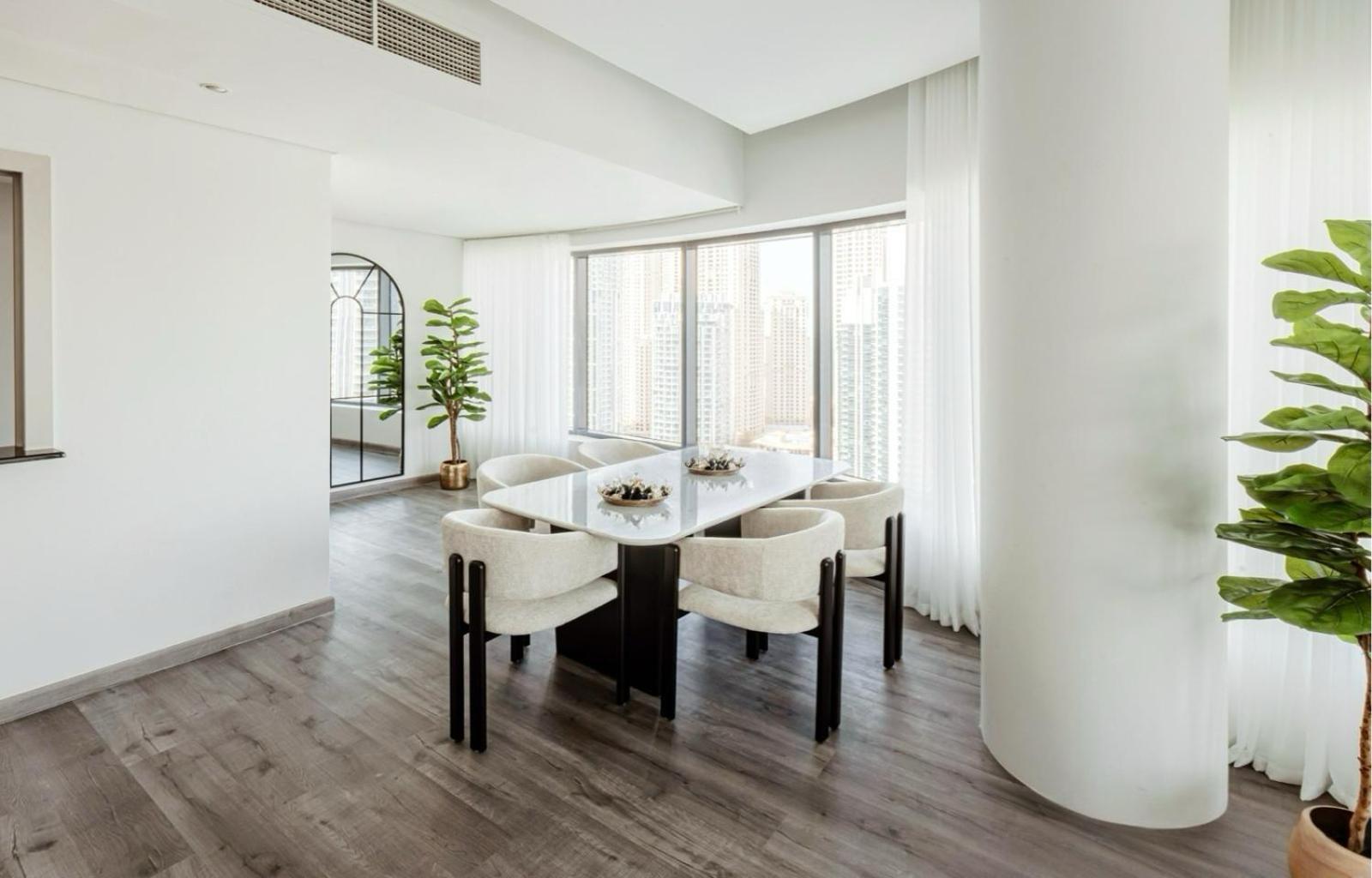 Beautiful 3 Bed In Marina! *