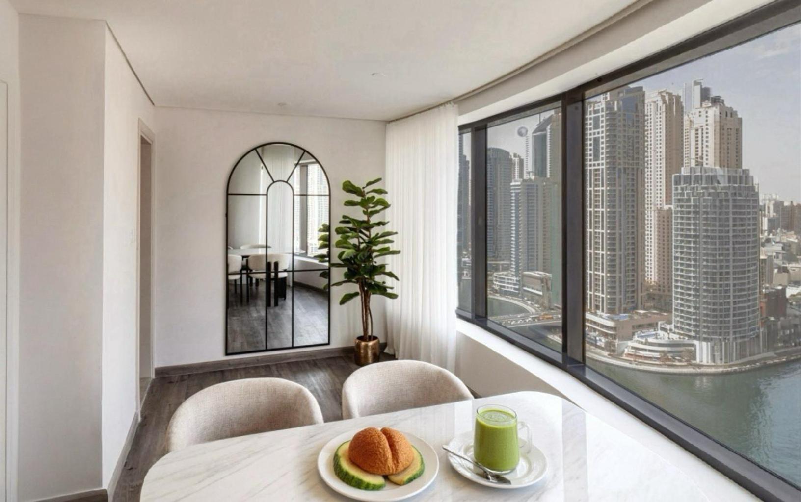 Beautiful 3 Bed In Marina! Apartment *