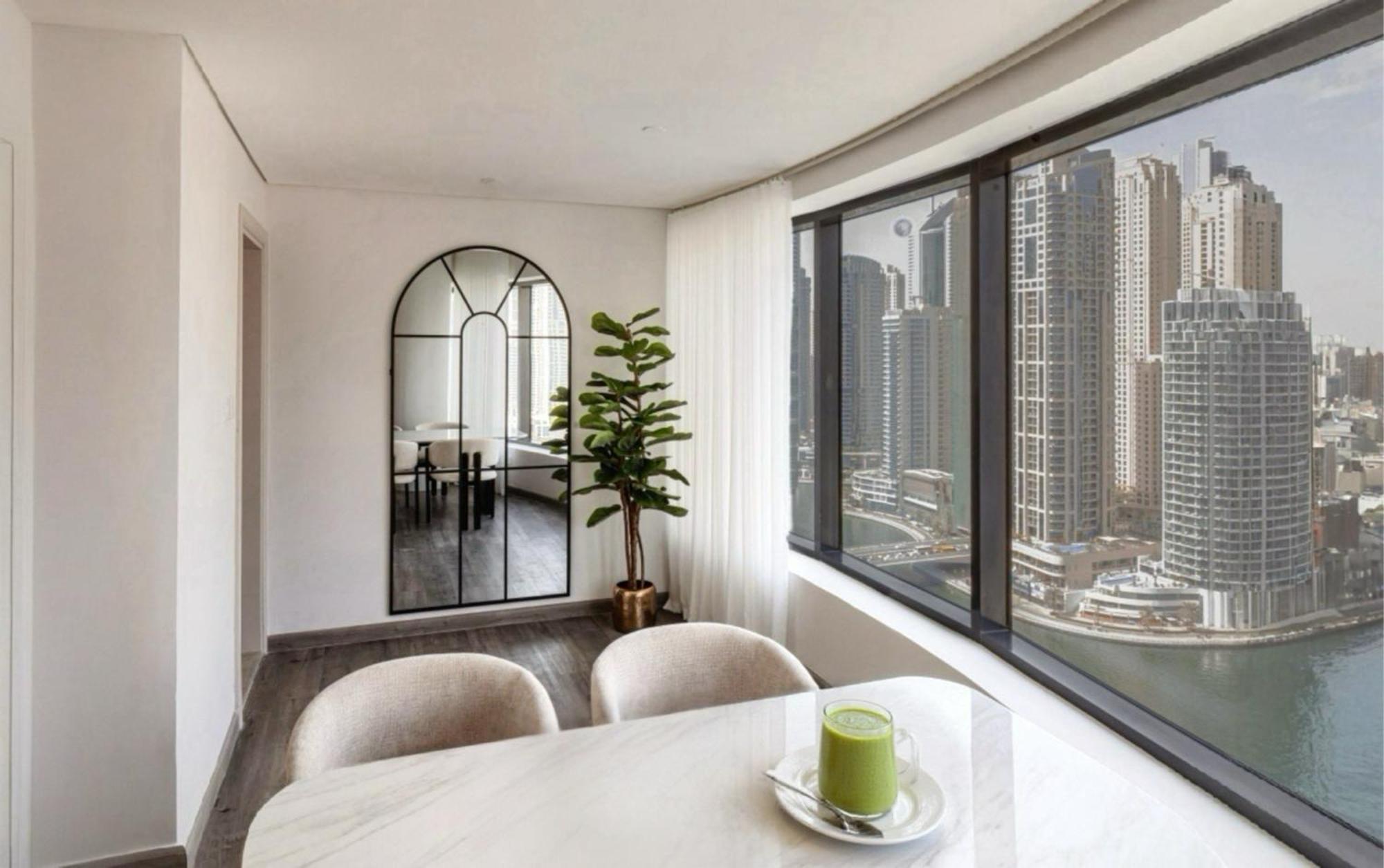 Apartment Beautiful 3 Bed In Marina!