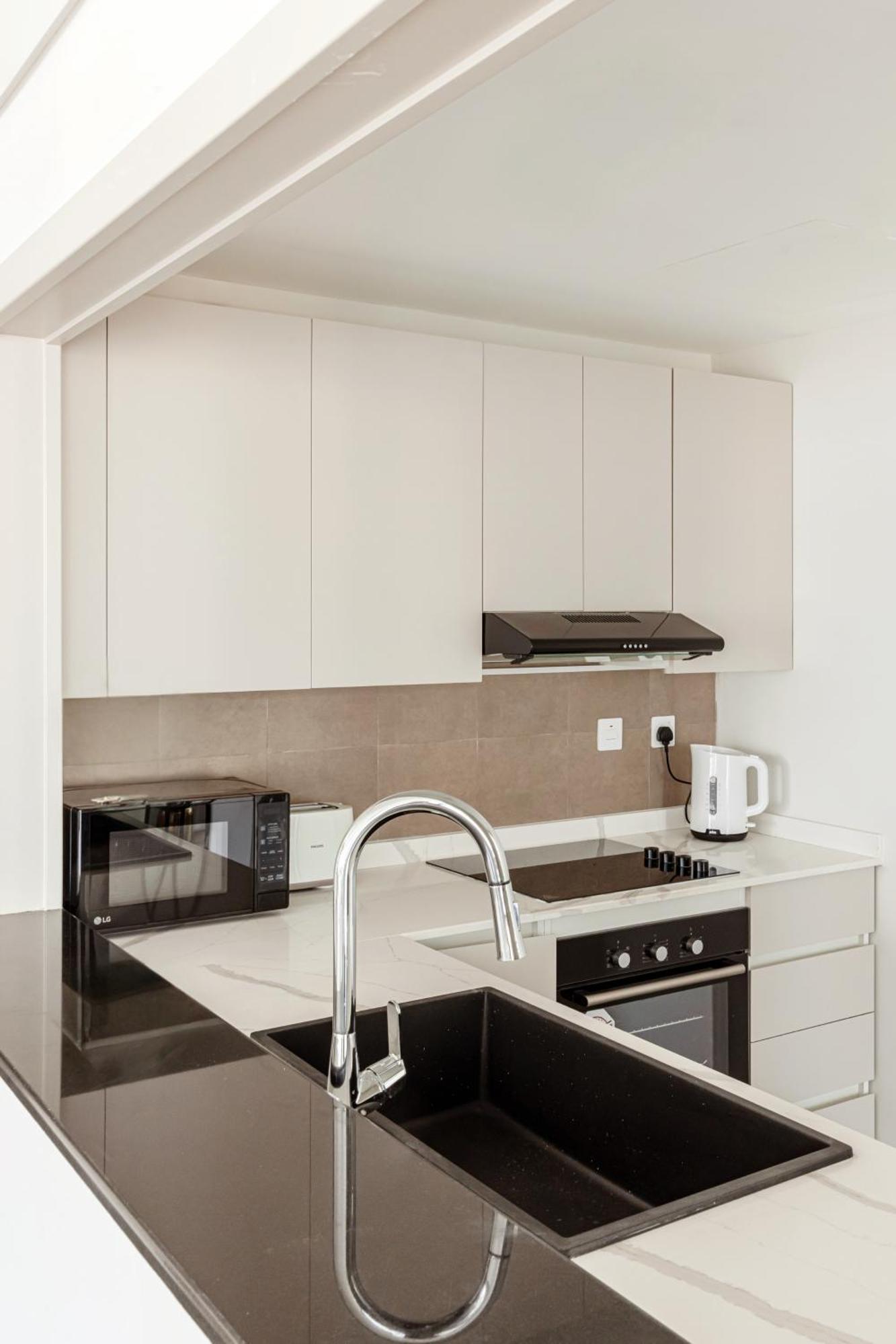 Beautiful 3 Bed In Marina! *