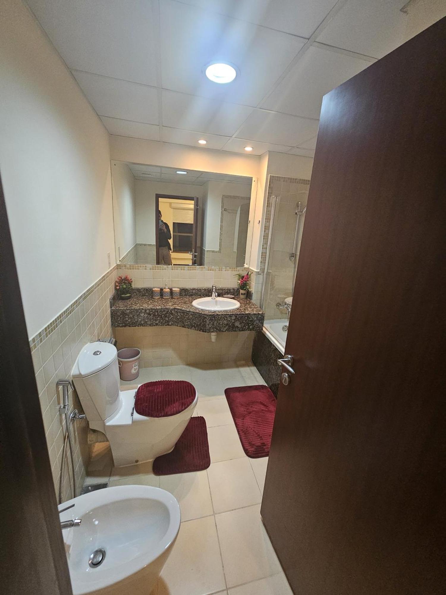 Master Bedroom In Jbr Guest house