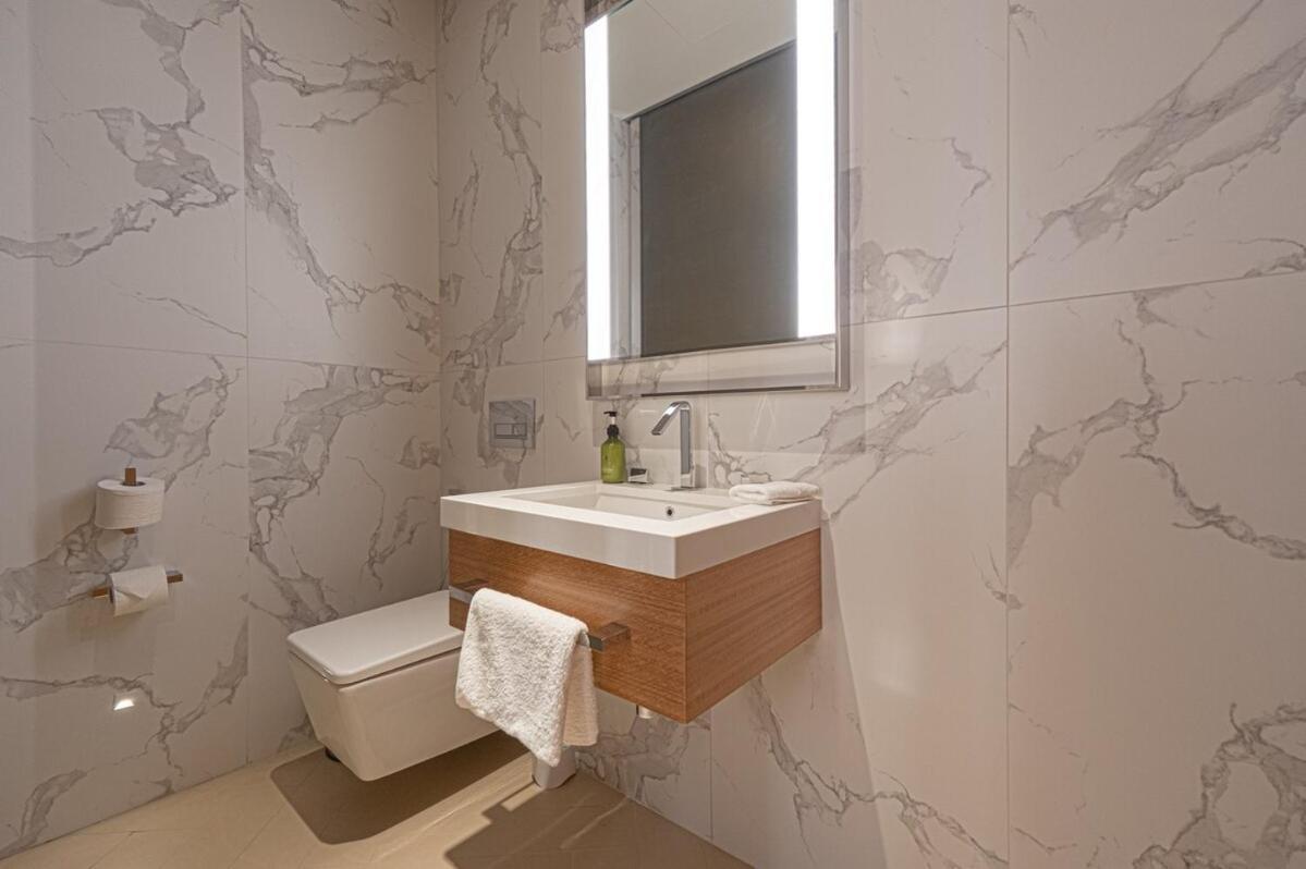 Apartment Venetian - Luxury Living Burj Khalifa View & Massage Chair Dubai