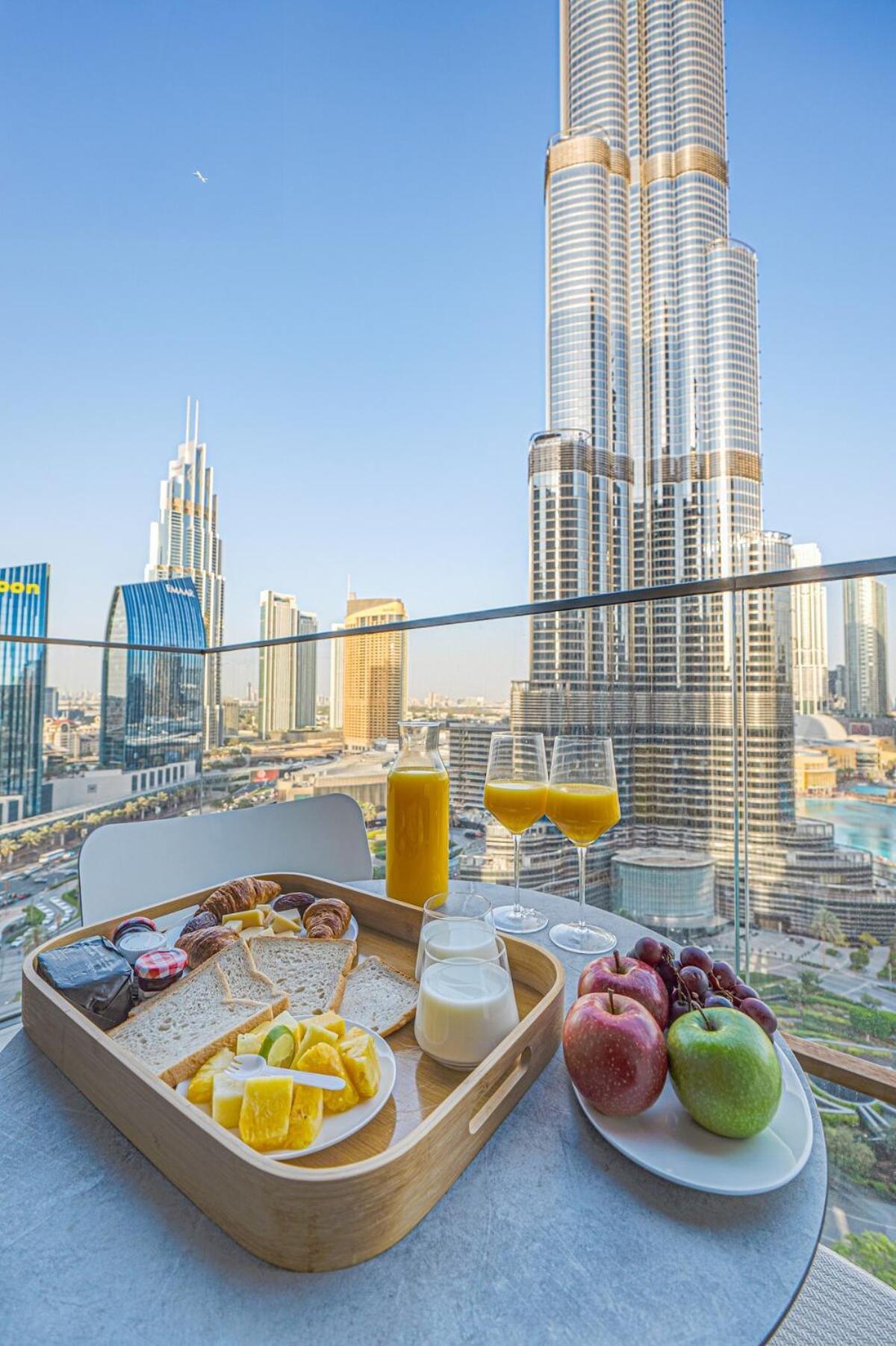 Venetian - Luxury Living Burj Khalifa View & Massage Chair Apartment Dubai
