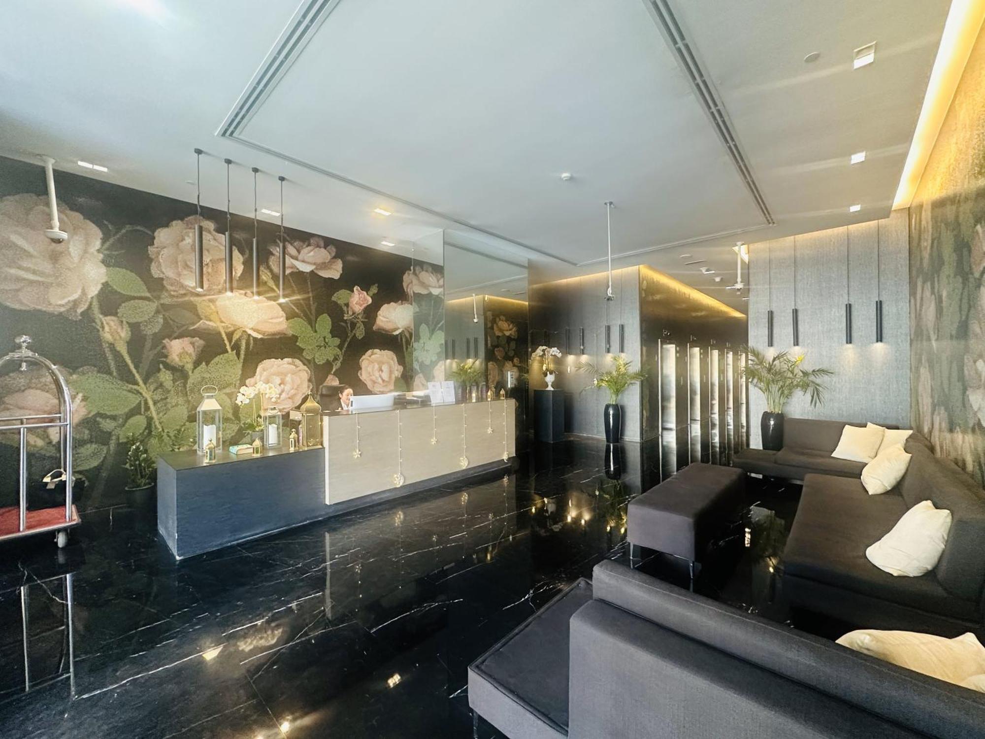 Apartment Sunrise Homes - A Stylish In Botanica Tower *