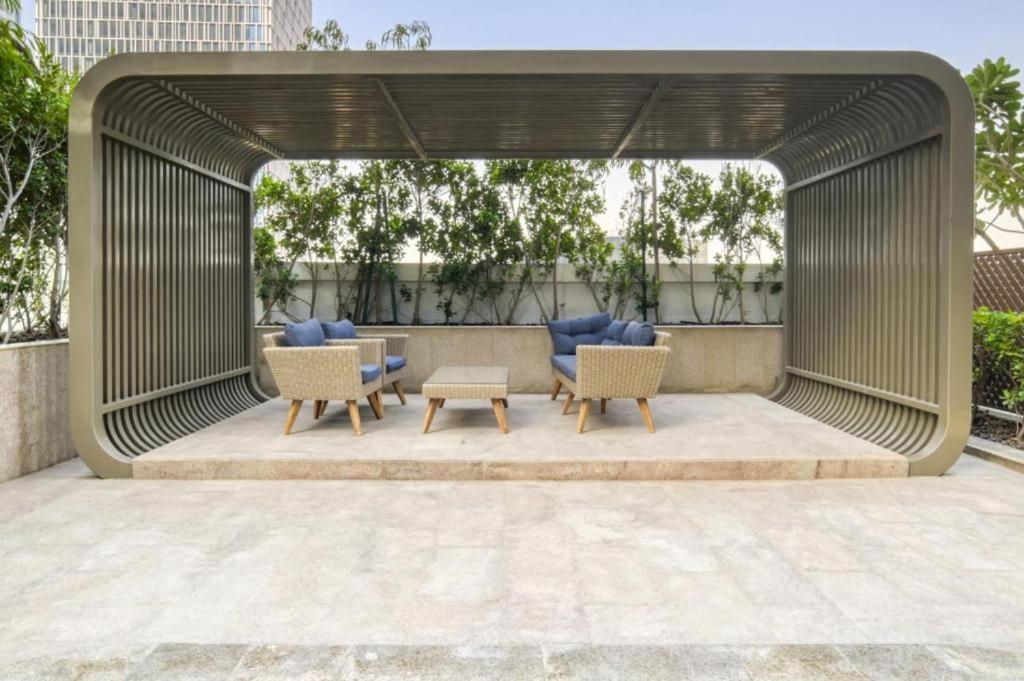 Zed Living - Luxe 2br With Burj Khalifa View - Rp Heights * Dubai