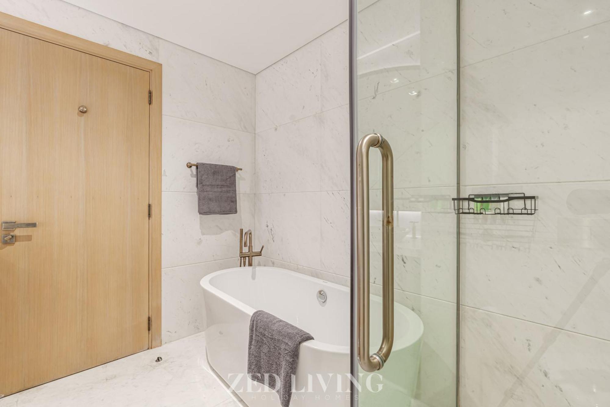 Zed Living - Luxe 2br With Burj Khalifa View - Rp Heights Dubai