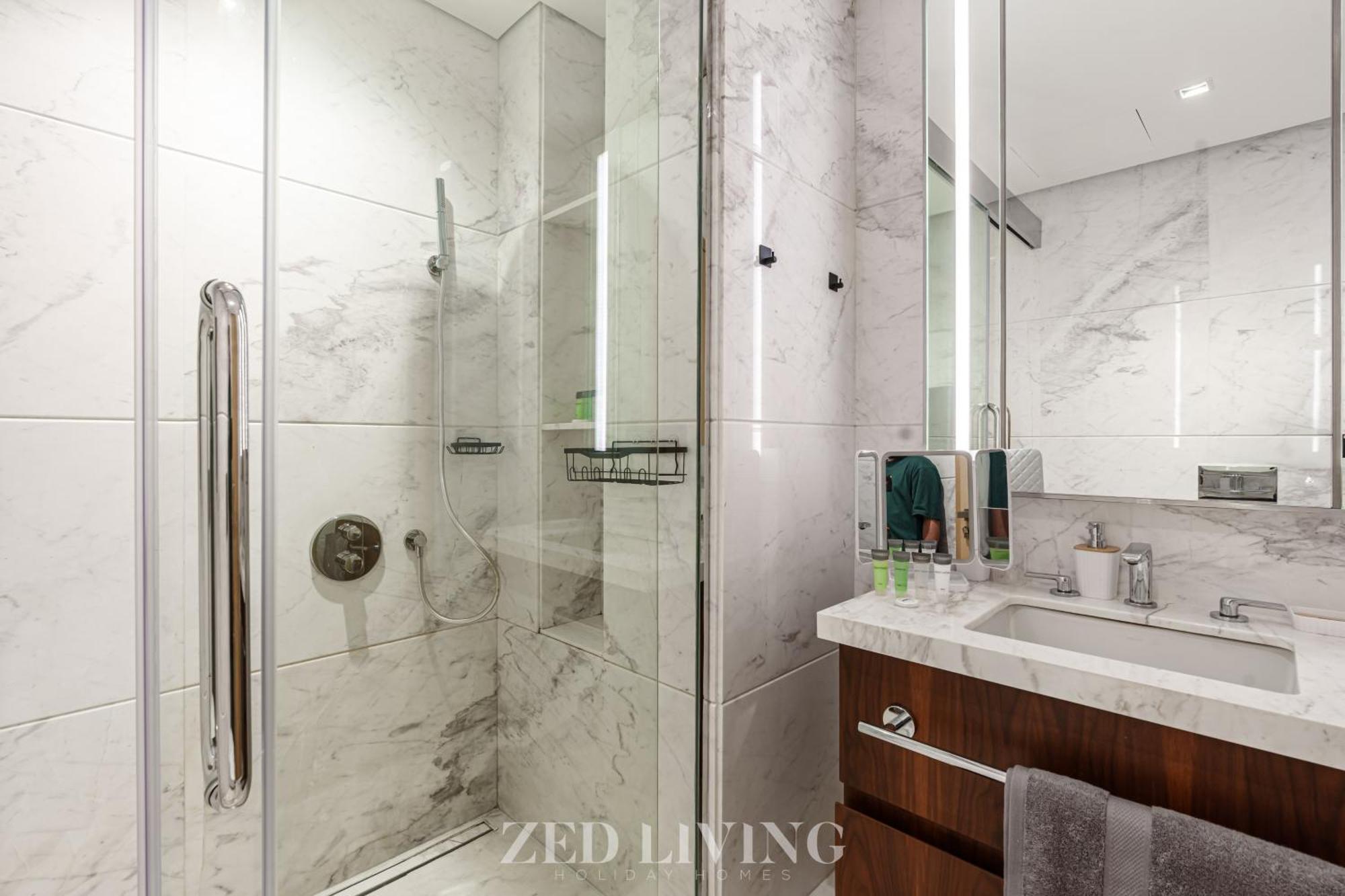 Zed Living - Luxe 2br With Burj Khalifa View - Rp Heights * Dubai