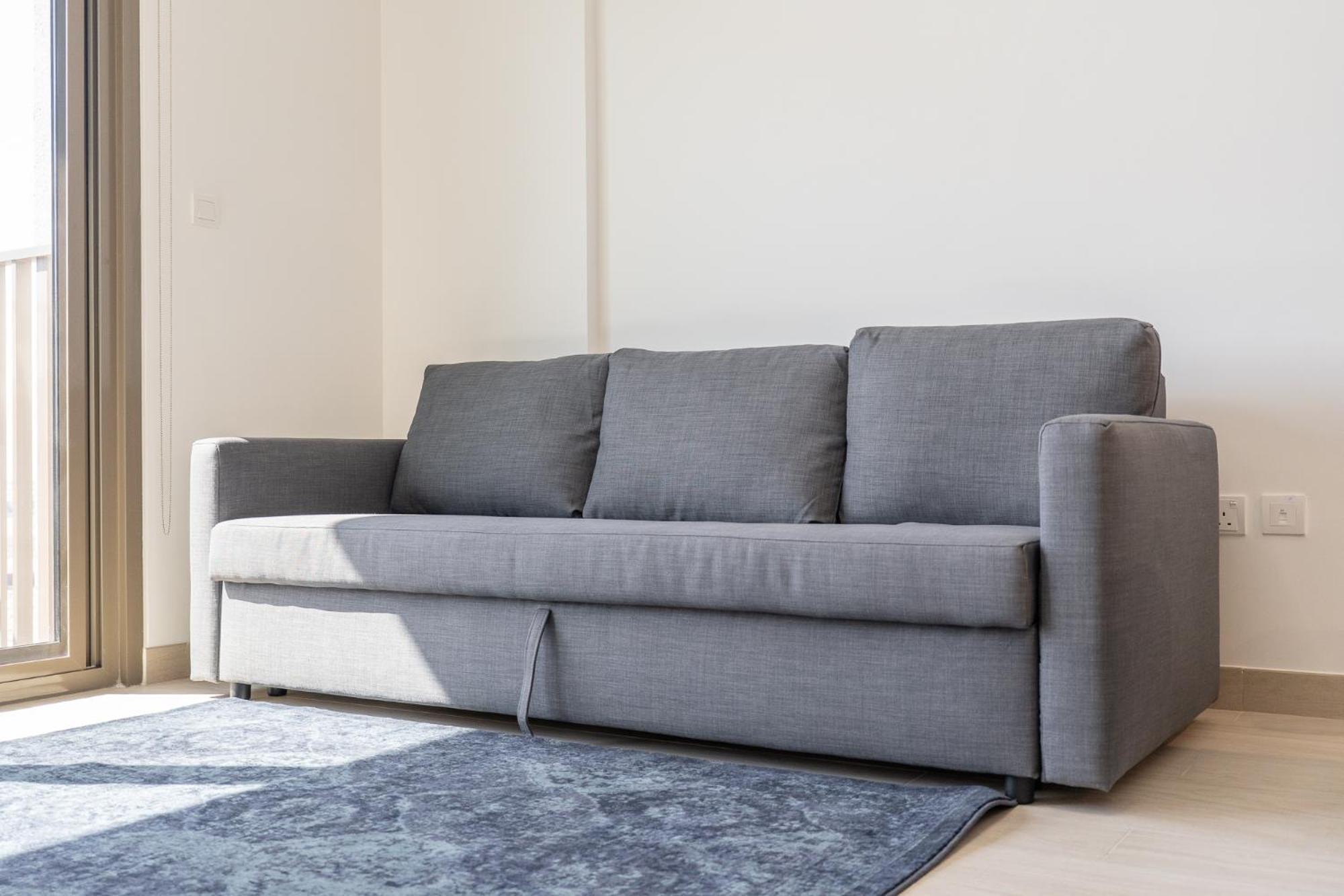 Modern And Peaceful 2 Bedroom In Amber By Azizi Dubai