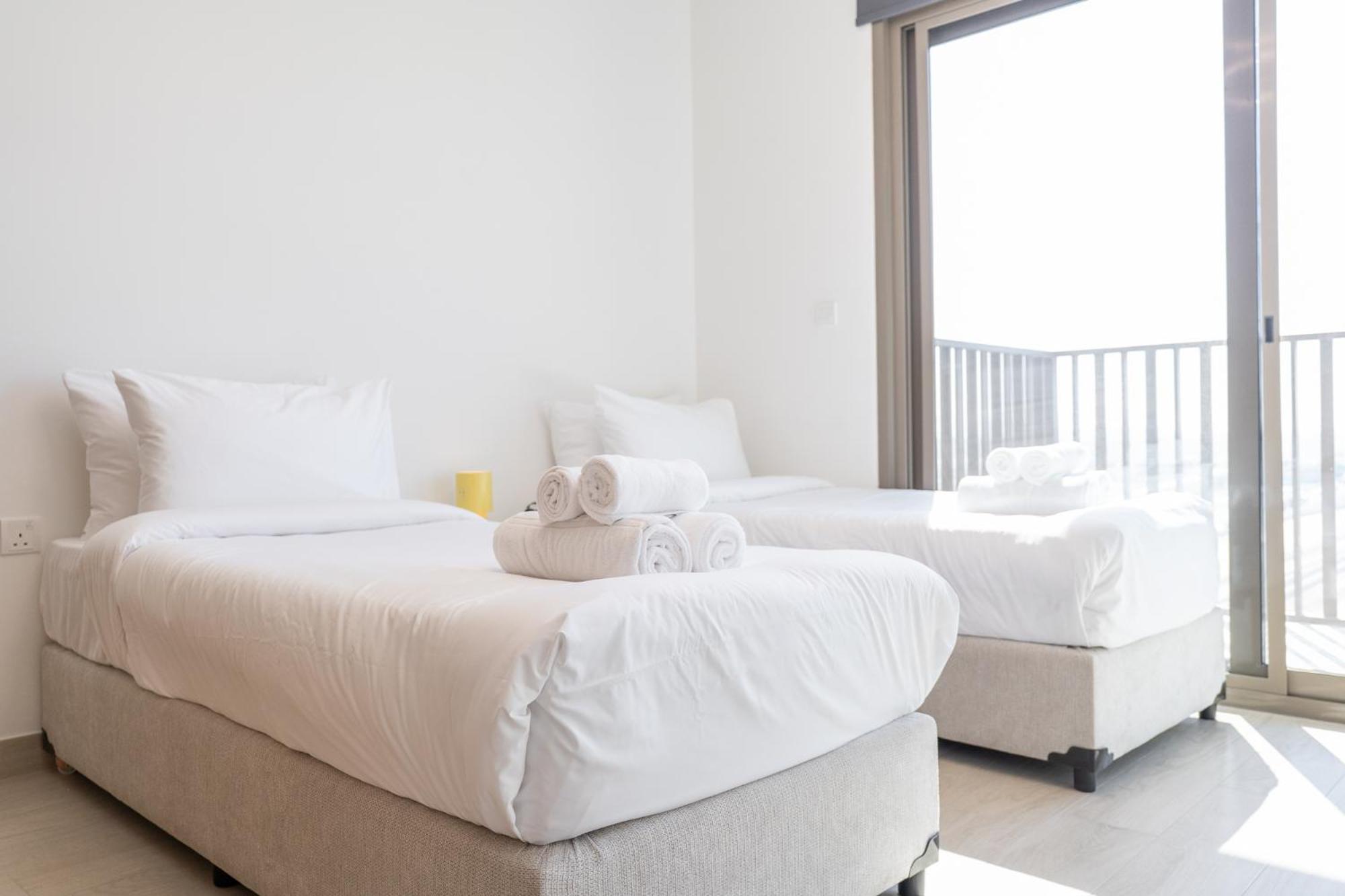 Modern And Peaceful 2 Bedroom In Amber By Azizi